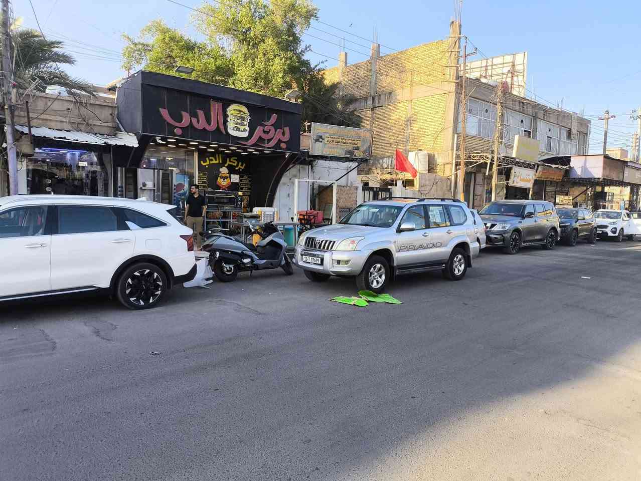 دار للبيع حي المعلمين القديم برايه شارع المرور موقع تجاري مساحه 600م ***********

