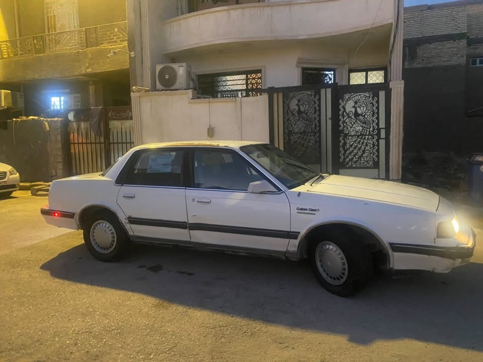 سلام عليكم شباب.  للبيع اولدز موبيل.  رقم الماني شبه مميز. 
تايرات اخو الجديد 
باتري جديد 
حدادية خير من الله
كهربائيات زينة. 
سيارة   بيها كير ومكينة تخبل خير من الله 
عضمتها حلوة ما مطلوبة ولا ربع. تحويل شوكت ميعجبك 
سيارة يرادلها ترتيبات بسيطة و إدامة. 
مكانها بغداد الدورة. 
السعر 35.  وبيها مجال والسوك كلشي بي. واني مو بياع شراي.  
هذا رقمي  ***********. بي واتساب ومتواجد بالماسنجر
