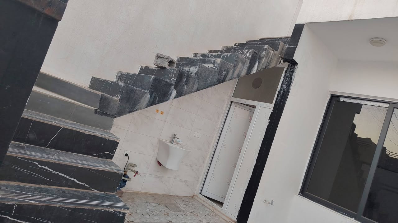 کۆد 40
بۆ فرۆشتن 118   مەتر
  
خانووەکە  پێك هاتووە لە ......

دوو ژوور خەو ـ چێشتخانە و ژووری میوان تێکەڵە  ـ سەر ئاو ـ گەرماو وەک لەوێنەکان دیارە 

شوێن : کرکوک 
بۆ زانیاری زیاتر  ژمارە (3) بنێرن 
وەڵامتان دەدرێتەوە 
***********
***********
ـــــــــــــــــــــــــــــــــــــــــ.
 
🏠 كود 40

للبيع – مساحة118 متر

📍 المواصفات:
غرفتین نوم ـ مطبغ ـ استقبال ـ حمام ـ مرافق غربی و شرقی
موقع ممتاز في منطقة هادئة بشارع عريض وقريب من الشارع الرئيسي
بسعر مناسب 
📍 الموقع: كركوك

📞 للاستفسار: أرسل الرقم [3 ] وسيتم الرد عليك
***********

***********
