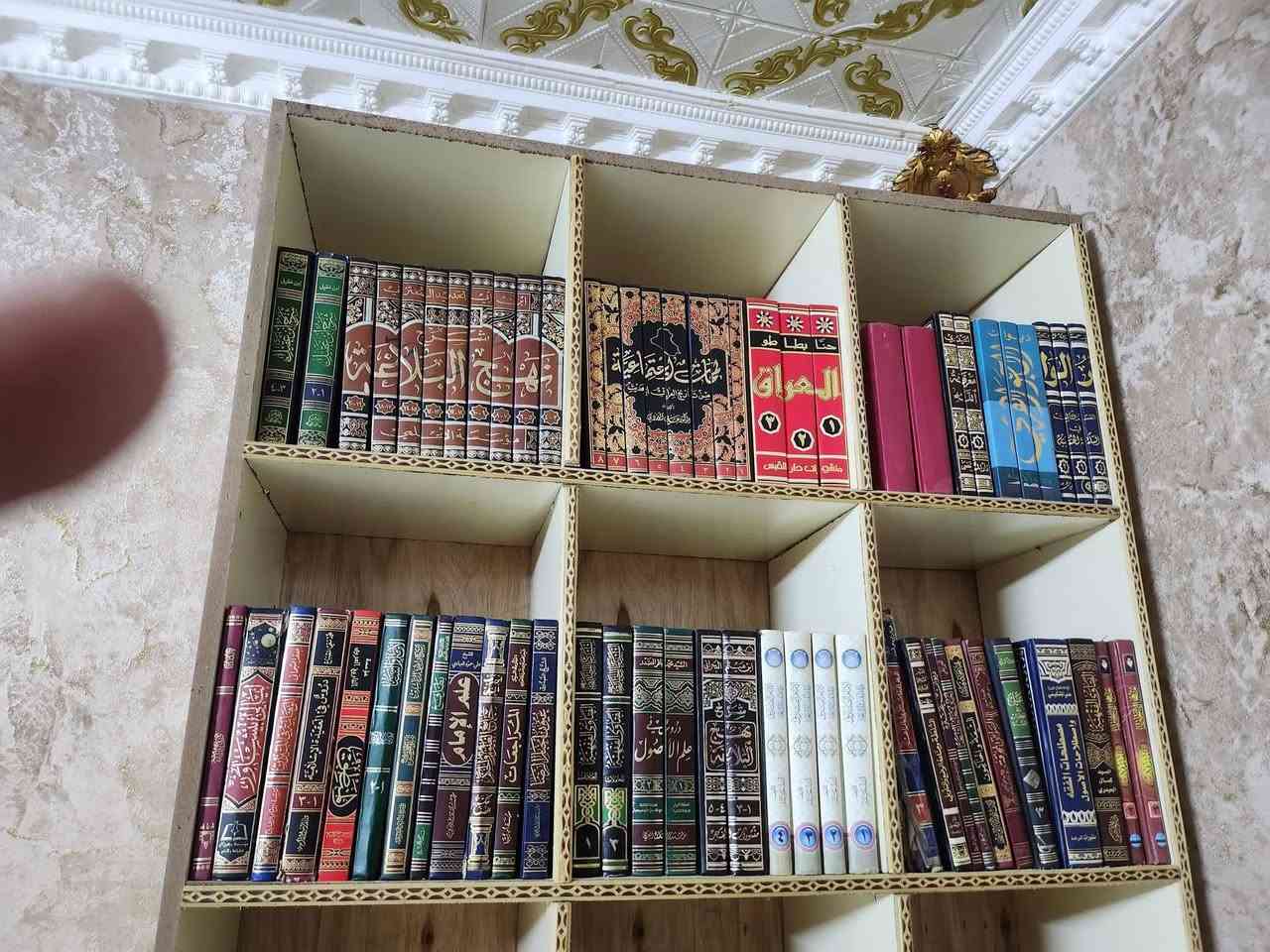 بيع الكتب والمكتبه السعر 600 الف 
مكاني بغداد الحسينيه 

واتساب ***********
