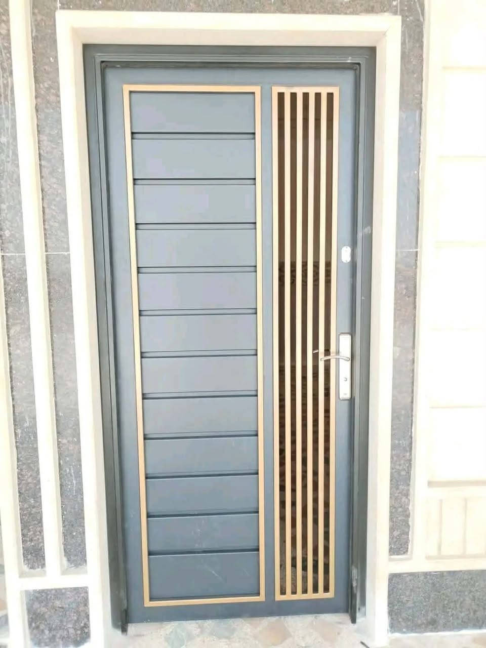السلام عليكم ورحمة الله وبركاته 
فصالات ابواب وشبابيك حسب الطلب 
قاصة وعادي وبأنسب الاسعار 

+ حداد متجول كافة اعمال الحدادة جميع قرى النمرود
***********
***********
