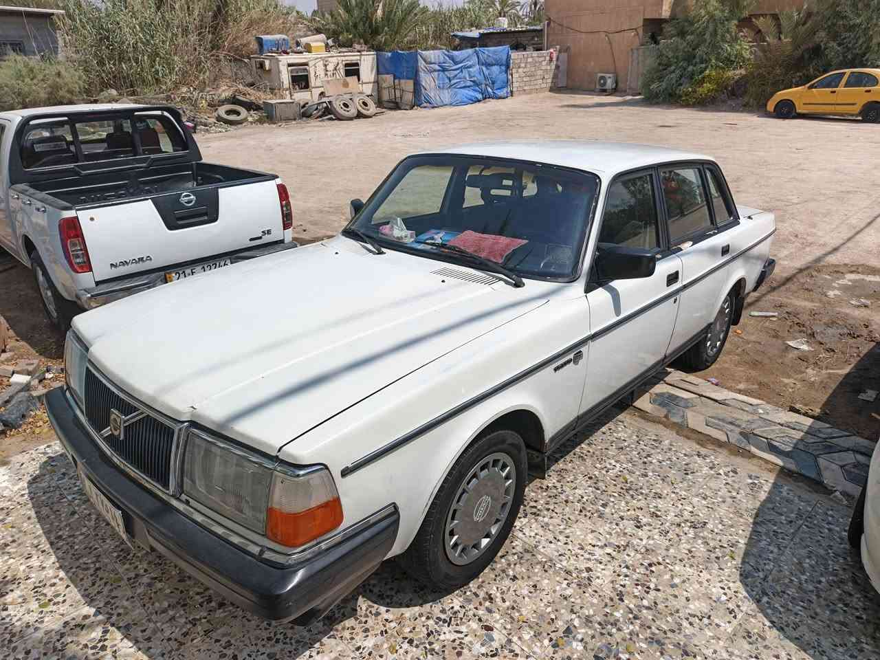 سلام عليكم فالفو البيع مديل 93 حجم 240كير اوتو مكينه بخاخ مكفولات تبريد ثلج سياره بلاديه بدون حادث وبدون صبغ شواصي بلاديه سنتر لوك تقفيل شغال تخم تاير جديد غرفه 
بلاديه سياره مملعوب بيه كوله وضع البلادي 
مكانه نجف كوفه استفسار اتصال ***********
السعر ٦٠ورقه بيه مجال
