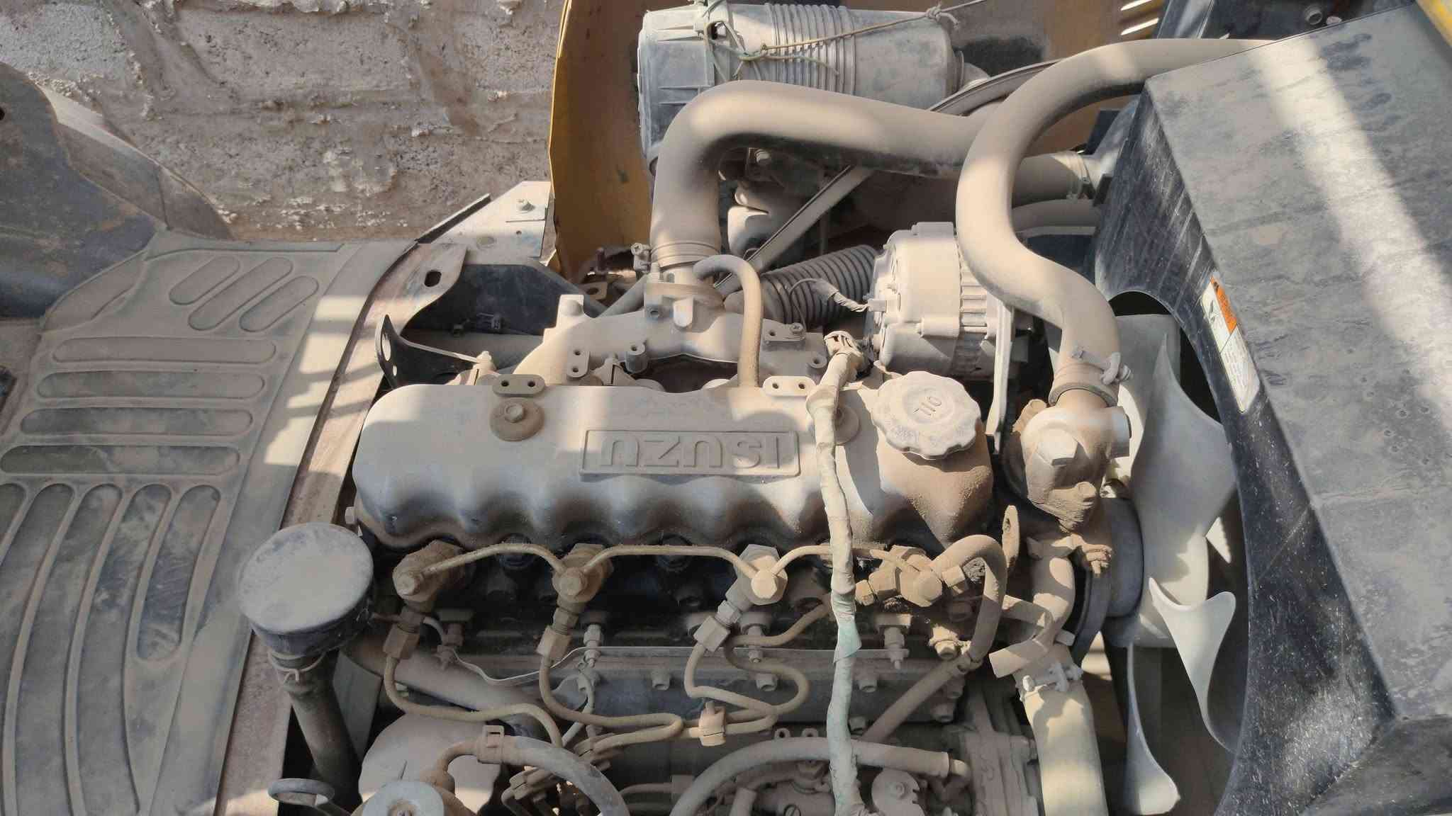 شوكيه 3طن متروكه بس شغاله ورقه ولمنفيس كاملات مكاني جرف نداف بغداد سعر 35قفل يابانيه موديل 2008///***********
