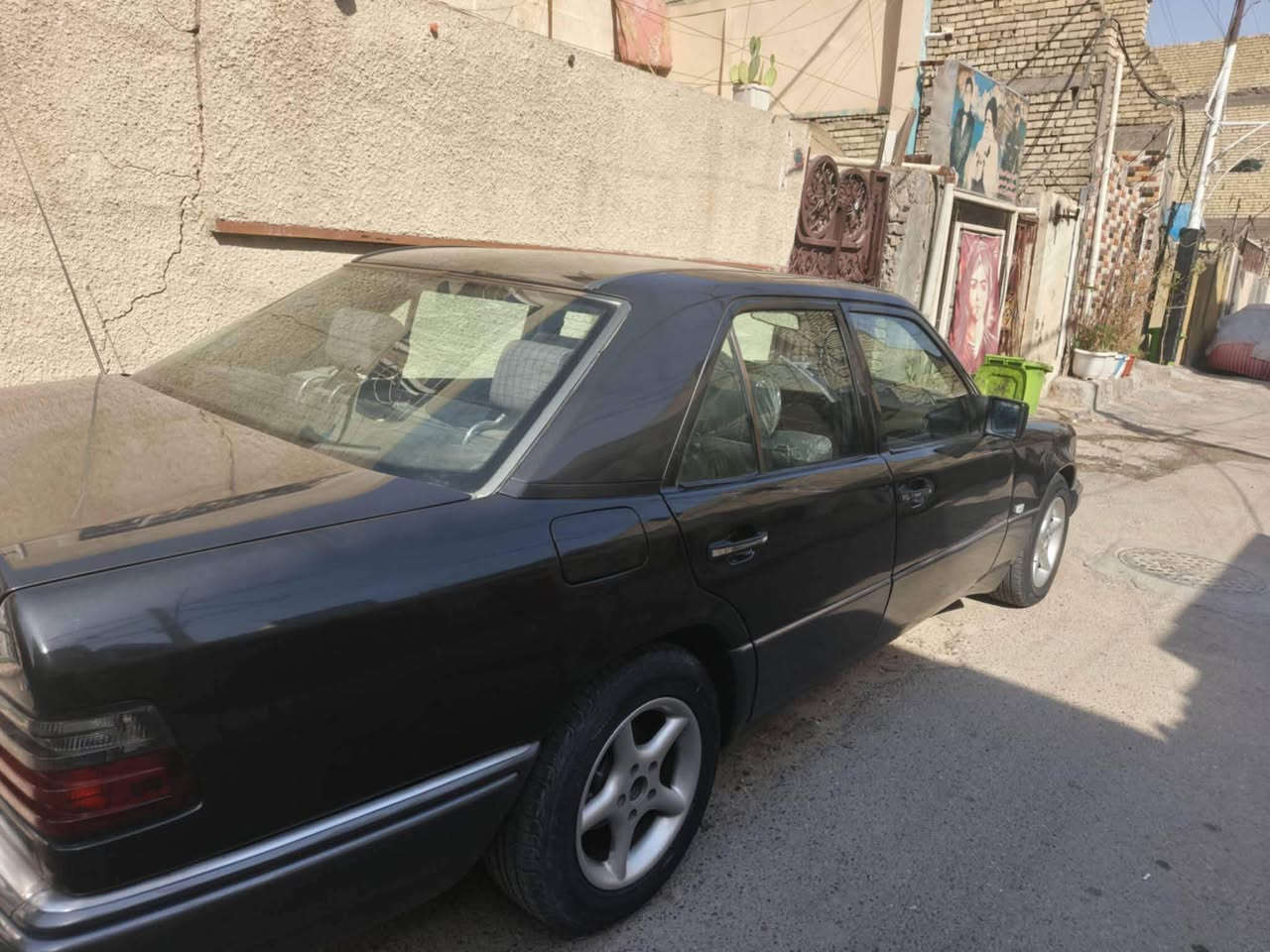 للبيع مارسدس دب موديل ٩٣ محرك ٤ سلندر سياره معدل وسحب اقوم من ٦ سلندر وقتصاديه حيل مكينه وكير جدد حداديه امامي خلفي تخم تاير جديد كهرباايات شغاله تبريد ثلج منضومه جديده من طول لطول سلايت طكتين رقم نجف شرط التحويل بيع ومراوس سعر ٧٢ مكان سياره بغداد العبيدي ستفسار *********** بغداد, العراق
