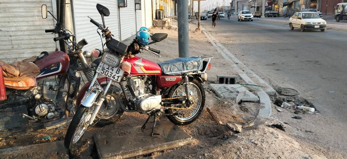 ناما شلامجه مديل 2023رقم محتاج وريد ابيع بسرعه اخوان دراجه مكينه بيه صوت معرف بيع على صكاطه 1300قفل بدون مدهل دراجه حلو ونضيف بس صار عندي ضرف وريد بس ابيع مو شراي لايراسني بيعه على صكاطه*********** مكاني زبير
