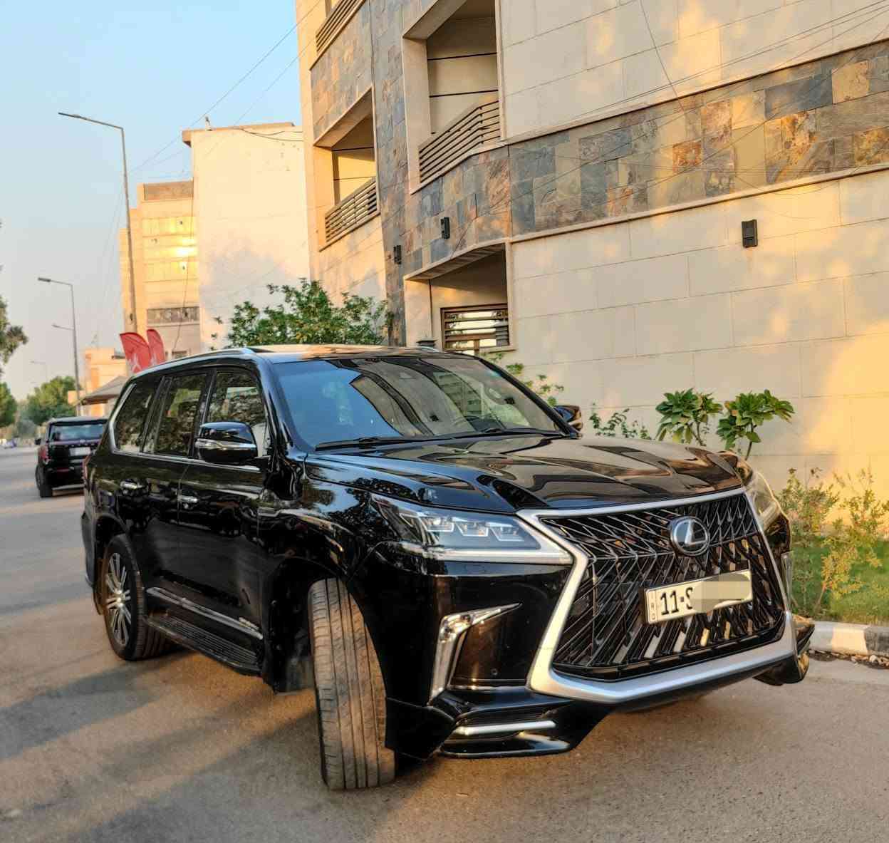 سلام عليكم ..... اخوان عندي لكزز 2019 بريم خليجية   لون اسود رقم بغداد بأسمي السياره مكفوله من الضرر والصبغ بيه فقط رصعه بسيطه ومسحوبه ..... السياره جاهزة واي نقص مابيه ماشيه 74 الف
سعرها 64800$  وممكن مراوس واي استفسار هذا رقمي *********** مكان السياره بغداد حي القادسيه 
مواصفاته 
محرك 8 سلندر 5700
جكات 
داتا شو 
اربع كامرات 
كشنات جلد لون احمر 
وتدفئه وتبريد كشنات
باب خلفي كهرباء 
سستم صوت 
سلايد
رادار 
شاشات بغداد, العراق
