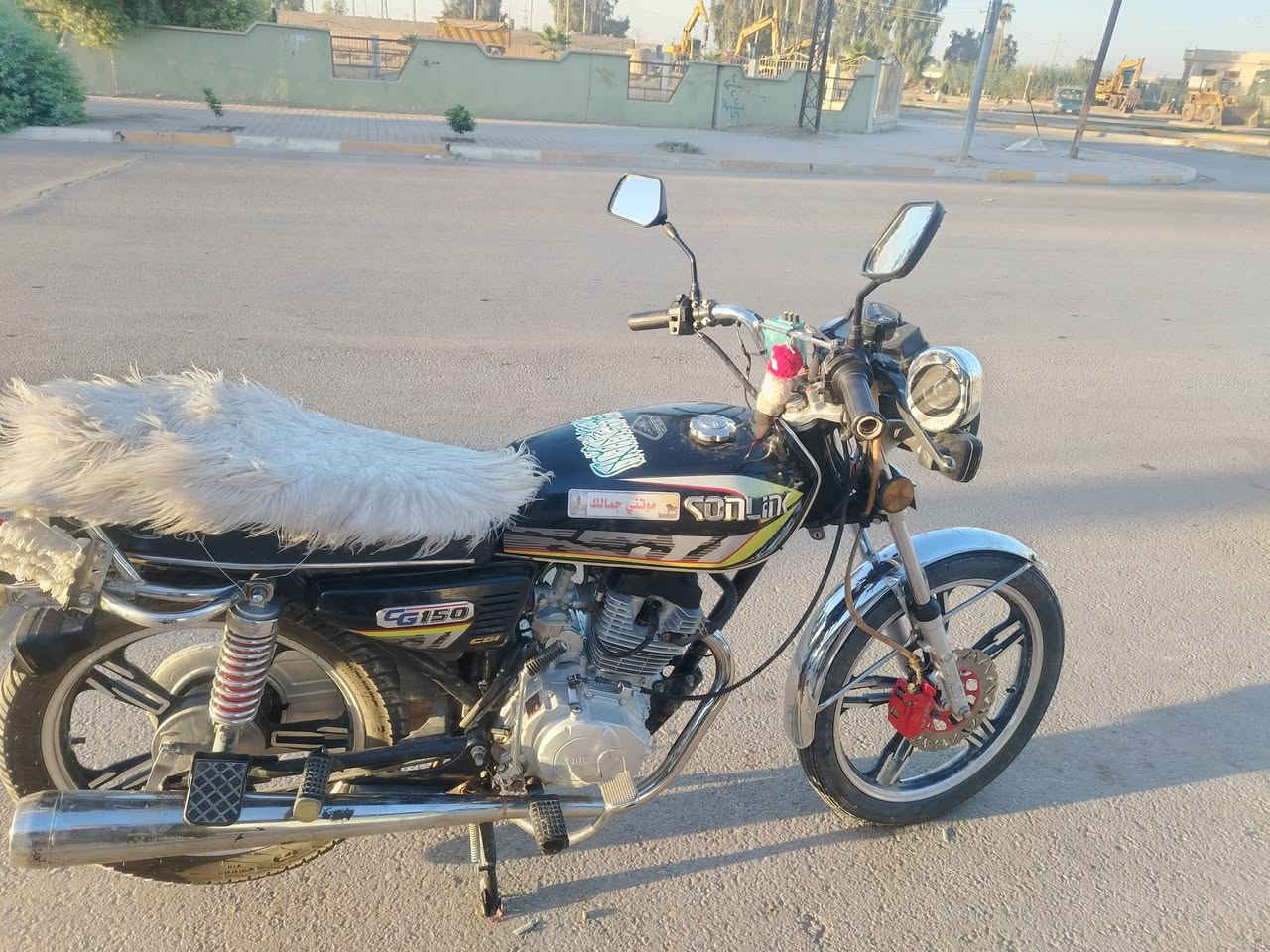 السلام عليكم  موطور سولنك   للبيع نضيف كلشي مايريد بس دهن اوبانزين. موديل 2023محدث 2024 او السعر 650 الرقم ***********
