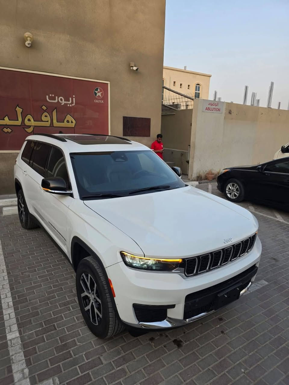 السلام عليكم جيب 24 لمتدد فول مواصفات واحد على واحد 
رقم قادسيه شهداء باقي 5 اشهر تصير حره 
 ماشيه 44  صور الحادث با المنشور 
مواصفاتها 
1.شاشه 
2.بصمه
3. تشغيل عن بعد
4كشن السايق ميمري
5.كشنات كهرباء
6.صندوك كهرباء
7.حساسات خلفيه 
8.اشاير بالمري
9.رادار امامي
10.رادارات 360
11.خمسة وضعيات قيادة
12. كير ماوس
13. نظام منحدرات
14. هيترات بالكشنات 
15.ويل كب كروم
16.بكلايت لد
17كشافات
السعر 270 وبيها مجال بسيط 
 مكان السياره / الديوانيه 
للاستسفسار الاتصال على الرقم 
*********** واتساب
