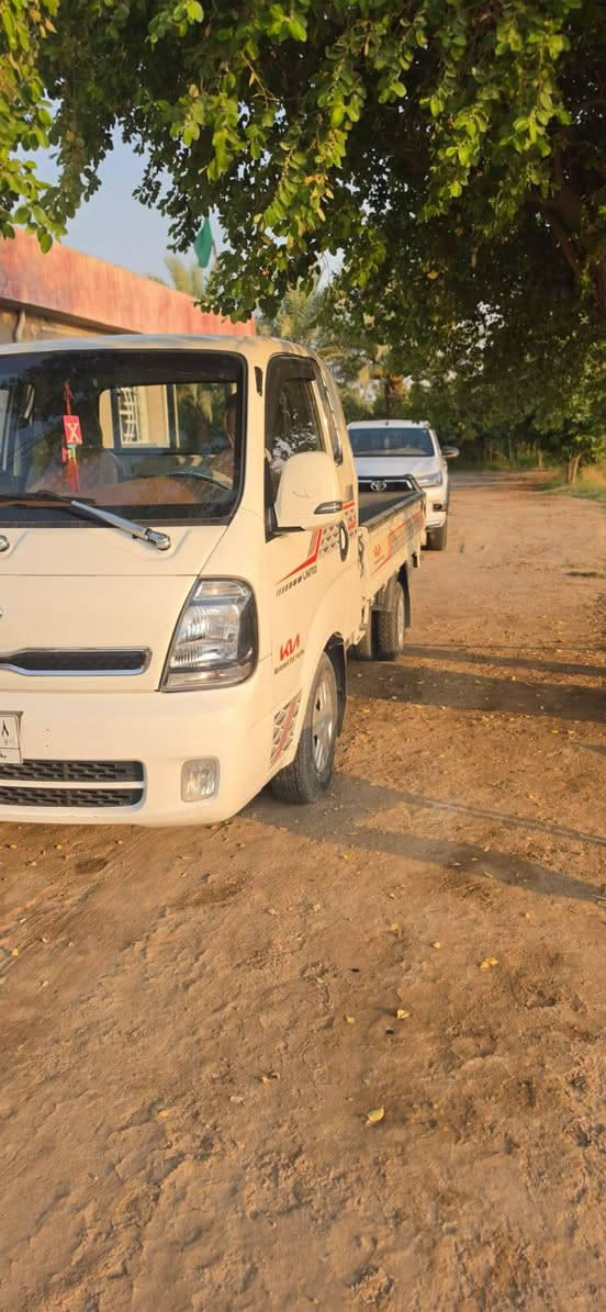 كيا حمل 2700 
رقم بغداد بسمي تحويل ثاني يوم 
موديل 2021
مبدل بيها لغد ايمن 
كير محرك مكفول تبريد شغال
ماشيه 93 الف
***********
