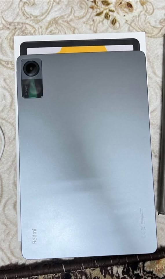 Redmi Pad Se (السعر200الف)
256g بشرط استخدام اقل من القليل

RAM 8 

رقم التواصل واتس ***********
