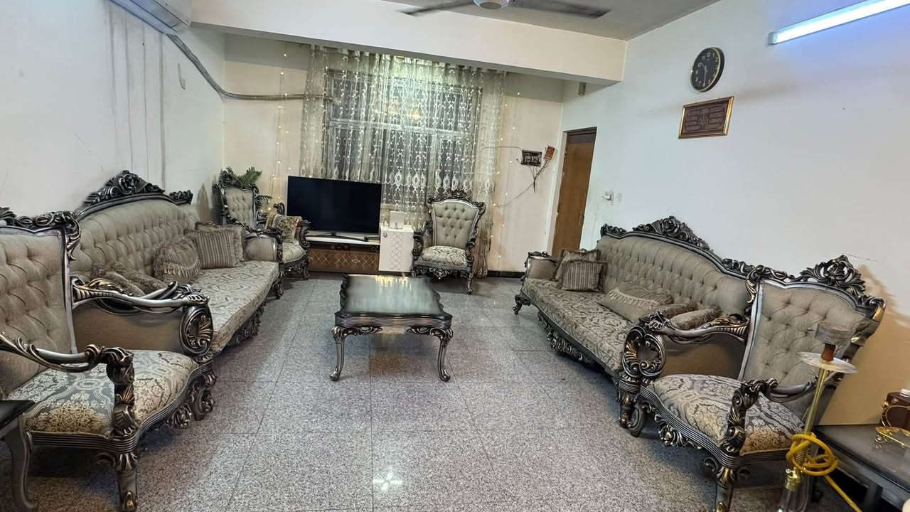 تخم زان عشر مقاعد
السعر مليونين المكان البنوك ***********
