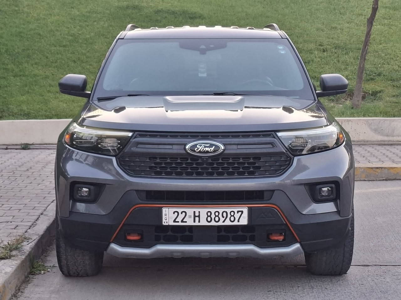 ‏Ford Explorer 2022 Timberline 4WD
السياره مرقمه جاهزة هزة رقم سنوية جديد بسمي السيارة 

الموديل : 2022

اللون :  نفطي 

 العداد :  44مايل

السعر : 260

 حجم المحرك : 4 سلندر (2,3L تيربو )
السيارة حادثها كلش خفيف بجم كبس بدون ايرباك رقم شاصي موجود بالمنشور 

المواصفات : Timberline

دبل اكسل 4WD
بصمة تشغيل 
كاميرة امامية و خلفية( 360 )
بصمات ابواب 
كراسي جلد لون زيتوني 
كراسي امامي تدفئة 
كراسي خلفي VIP تدفئة 
صندوق كهربائي  
كشنات كهربائي 
كشنات خلفي كهربائي
كشنات تدفئة 
كشنات خلفي تدفئة 
ستيرن تدفئة 
حساسات امامي وخلفي 
تشغيل عن بعد 
بصمة ترحيب 
عدد المقاعد (7) راكب 
رادار  وحساس امامي وخلفي
كشافات 
بريك بصمة Auto stop  
دبل صالنصه
بعد هواية مواصفات السيارة حيل نضيفة جاهزة مابيها اي نقص بشرط كير محرك تبريد كهربايات كله بشرط هزة رقم سنوية  جديد بسمي السيارة مكاني سليمانية سعر 260مجال للطيبين  للإستفسار اكثر اتصل ***********
