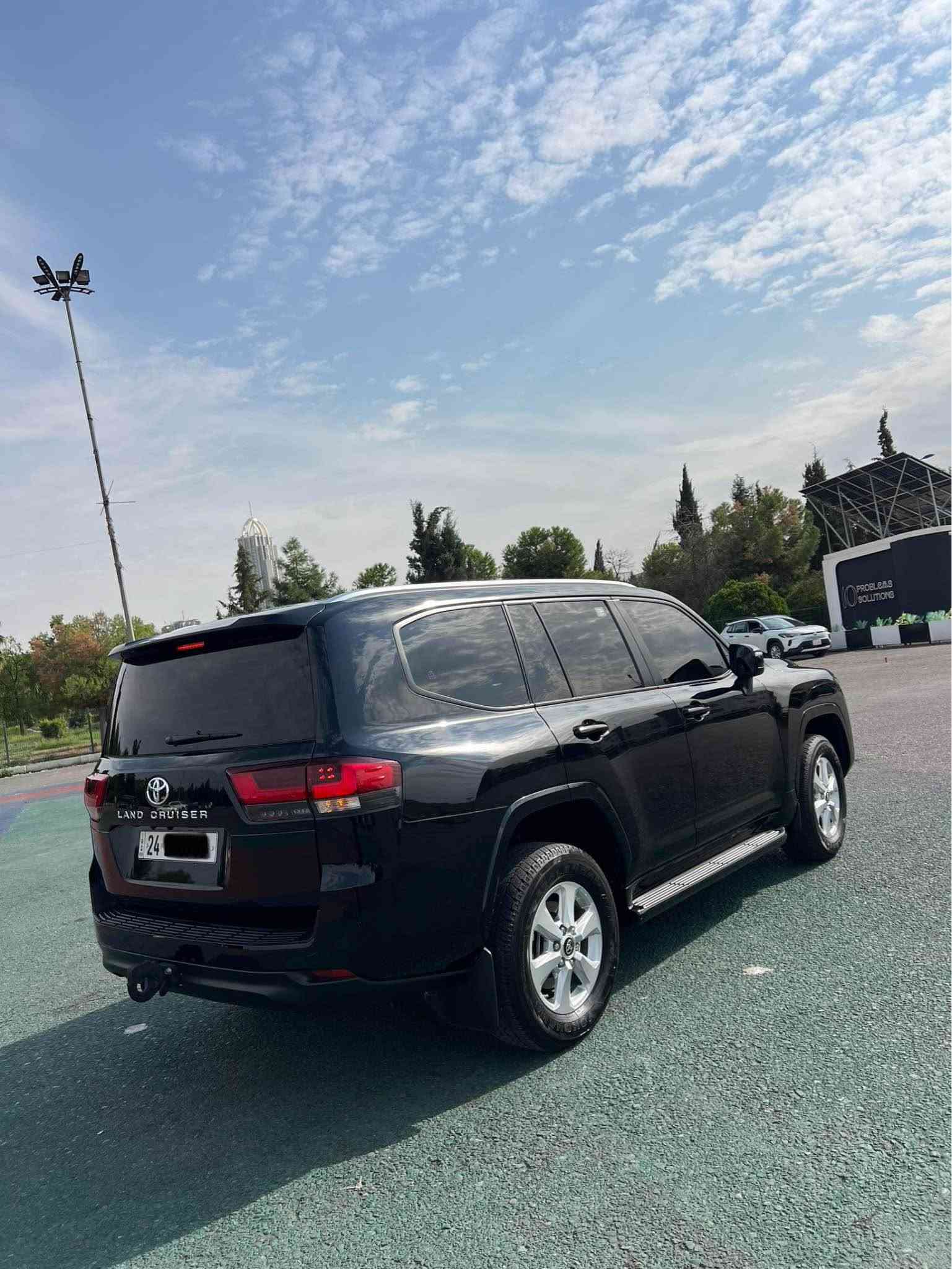 لاندكروزر GXR • ٢٠٢٤ • ٤٦٠٠٠ كم