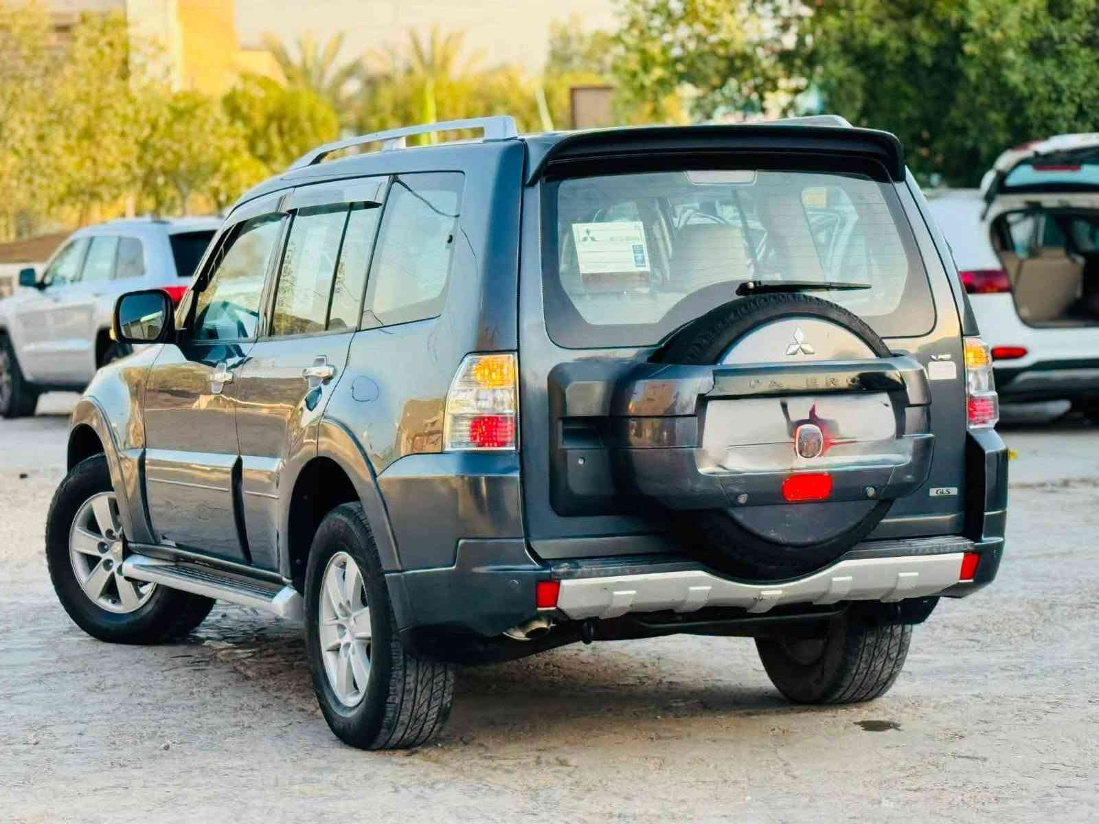 سلام عليكم للبيع باجيرو حبتور  2008 رقم بغداد دولي
تحويل مباشر فول مواصفات أعلى فئة مواصفات فول واحد ع واحد  حجم 3000
مكفوله  مراوس أو بيع 
عله واضع الشركه معروفه خليجي السياره جديده مال جناي فورويل  كشنات جلد  كهربائي دتفئه تبريد  اشارة بل مري شفط تحكم ستيرن ثلاثا جها فتحه  تبريد ثلاث قطع حساسات خلفيه زاد ثلاجه تخم تاير كير مكينه حداديه خير من الله سياره جديده
سعر 115 وبيهه مجال 
***********
