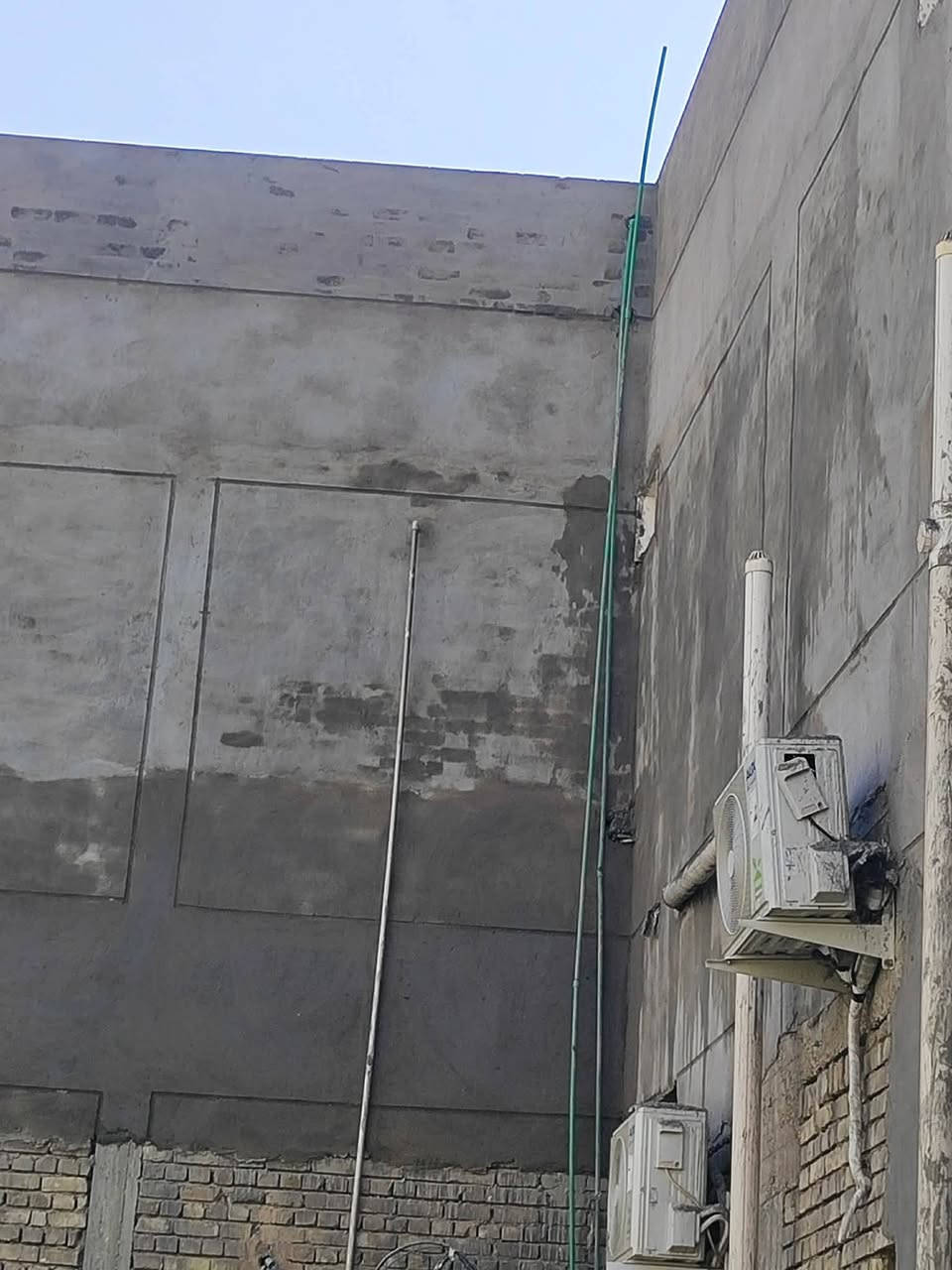 خلفه لبخ متفرغ اشتغل على المتر ومقطوعه سقل نثر جراره تشميع اشتغل واجهيات فوم كوبلنات مكاني بغداد ***********
