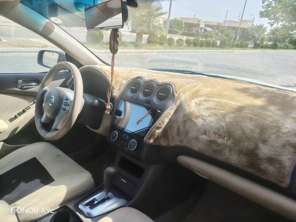 سه لاموعليكم جه ماعه ت. 
ئه م ئه لتيمايه بو فروشتن خه ليجيه هيجي بيوه نيه. ناو زه وده. *********** 
وه ناو خومه ويه سعري يه ك دفتر قووفل كالار, السليمانية

نص مكتوب في الصور:
- HONOR X9c