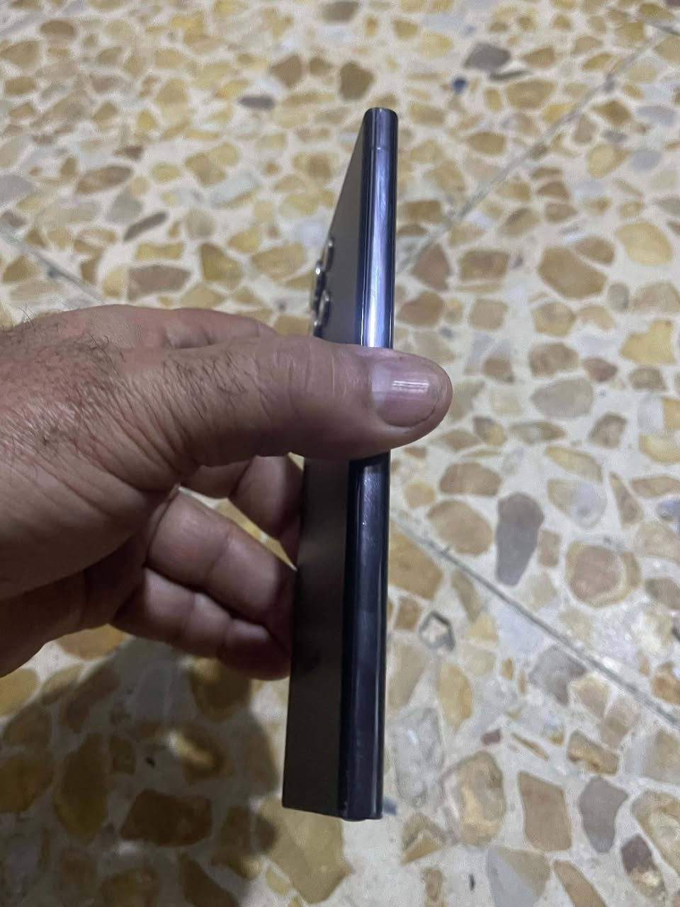 سامسونك  s 23 ultra  ذاكره  512 امريكي لون كحلي مرغووب نضيف جداً  السعر 725  المكان البياع تقاطع درويش  ***********
