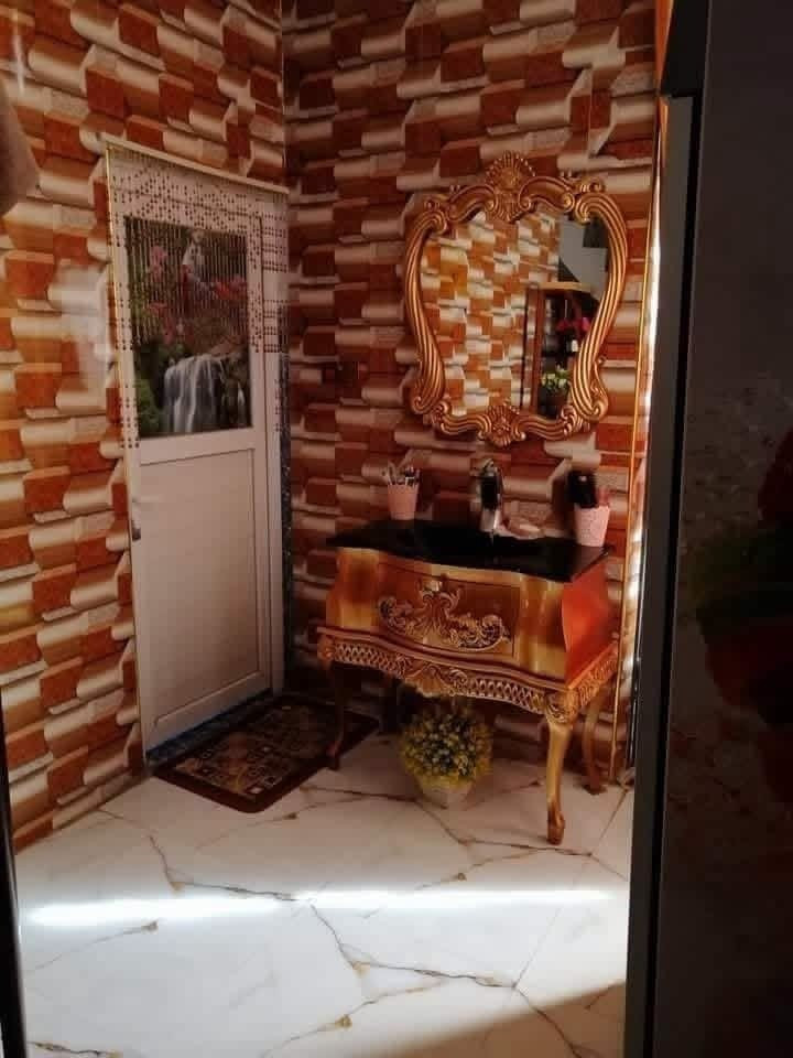 ٢٥٠م • نظيف جدا • كراج وحديقة