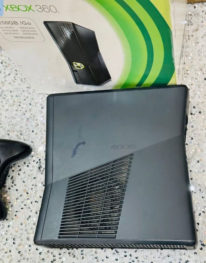 سلام عليكم جهاز اكس بوكس 360 مهكر جديد مستعمل فقط سبوعين للبيع  مع جوستك 2 وملحقلت كاملة يحتوي على هارد ب 150لعبة حماسية 
تواصل على رقم واتساب ***********
موقع ديالى _بلد روز

