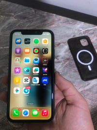 ايفون 11 • ٦٤ • فيس ايدي