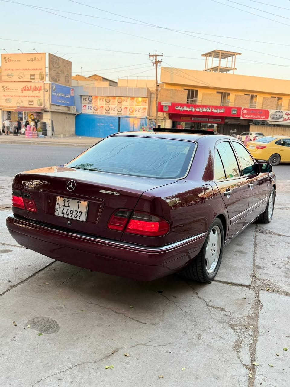 سلام عليكم ورحمة الله وبركاته 
حبايبي الغوالي عندي مارسيدس 
ام عيون 320 موديل 96 محدث 
تخم تاير جديد ويل كب اصلي 
حاويه AMG اصلي صدر امامي 
خلفي جديد شرط الفحص سياره 
تبريد قطعتين ثلج برده خلفيه كهرباء 
منضومت زينون اصليه رقم بغداد 
الدولي تحويل مباشر محرك كير 
خير من الله كهربائيات تمام 
بيع او مراوس حسب القناعه 
مكاني بغداد الكراده الاستفسار 
اكثر هاذا رقمي 
***********
