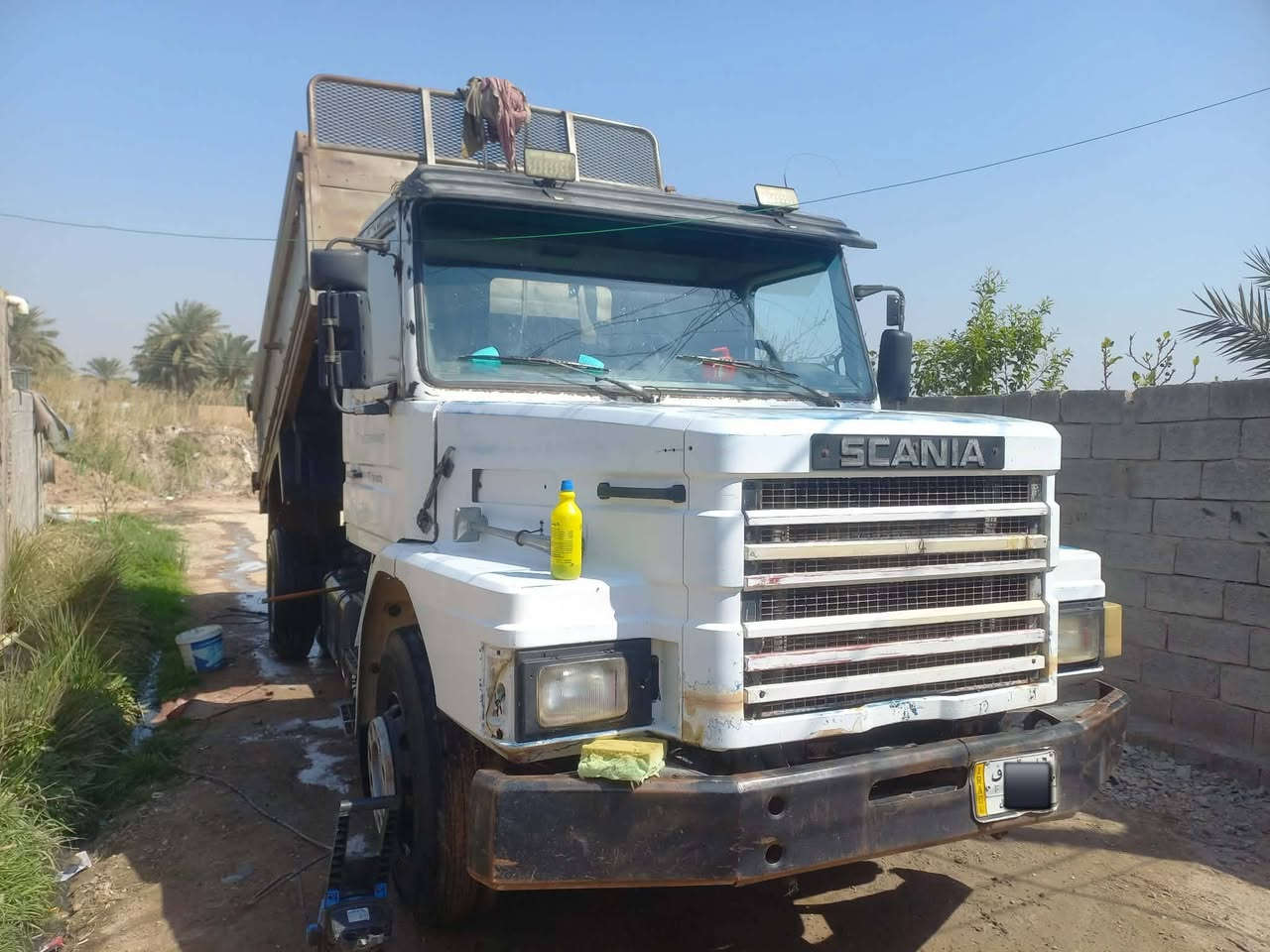 السلام عليكم سكانيا للبيع رقم بغداد الاماني بلاديه كلاب من الشركه شاصي مكفول مكينه 112 ونص كير 5*5 اكسل جبير سياره جاهزه للشغل رقم صاحب السياره ***********
