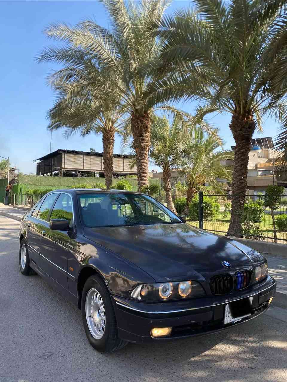 السلام عليكم للبيع 
E39 528i 1995 اصل 
وارد الماني كفالة عامه من الصبغ حته الدعاميات والحادث والخياس والتبديل 
سنتر لوك البلادي تصعيد جام بريمونت 
ماشية حقيقي 322 الف 
رقم بغداد شرط التحويل 
كلشي بيها شغال وبلادي مملعوب بيها ابد 
تبريد ثلج منظومه كلها جديدة 
صدر امامي وخلفي كامل جديد 
تخم ويل وتاير وباتري جدد 
تلفون شغال كامل 
بدون جطلات ابد 
السعر 77 وبيها مجال بسيط
العنوان بغداد السيديه 
***********
