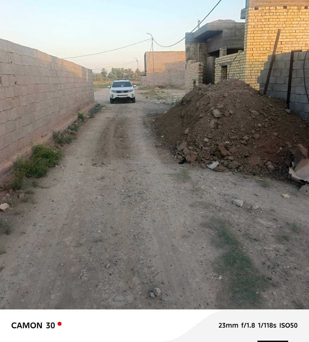 قطعه ارض للبيع مساحه ١٢٠ متر 
الدورة هورجب 
قرب المدارس  والسوك 
سند ٢٥ 
السعر ٢٣ مليون 
الاستفسار ***********
*********** او مراجعه مكتب ليث الجبوري للعقار

نص مكتوب في الصور:
- CAMON 30 23mm f/1.8 1/100s ISO53
- CAMON 30 23mm f/1.8 1/118s ISO50