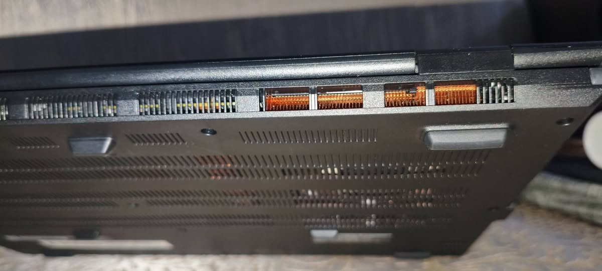 السلام عليكم 

الموديل: MSI Cyborg 15 
المعالج: Intel Core 7 240H
الذاكرة العشوائية (RAM): 16GB DDR5
التخزين: 512GB SSD
كرت الشاشة: NVIDIA GeForce RTX 5060 بسعة 8GB
الشاشة: 15.6 بوصة بمعدل تحديث 144Hz

استخدام شهر واحد فقط    السعر 1,650 
للتواصل واتساب   (( *********** ))  وتدللون
