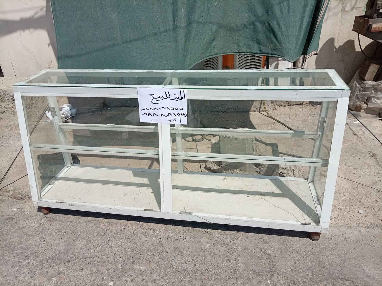 ميز للبيع  الطول فوق ٢ متر  
المكان نبي يونس
***********
السعر ٦٠ الف
