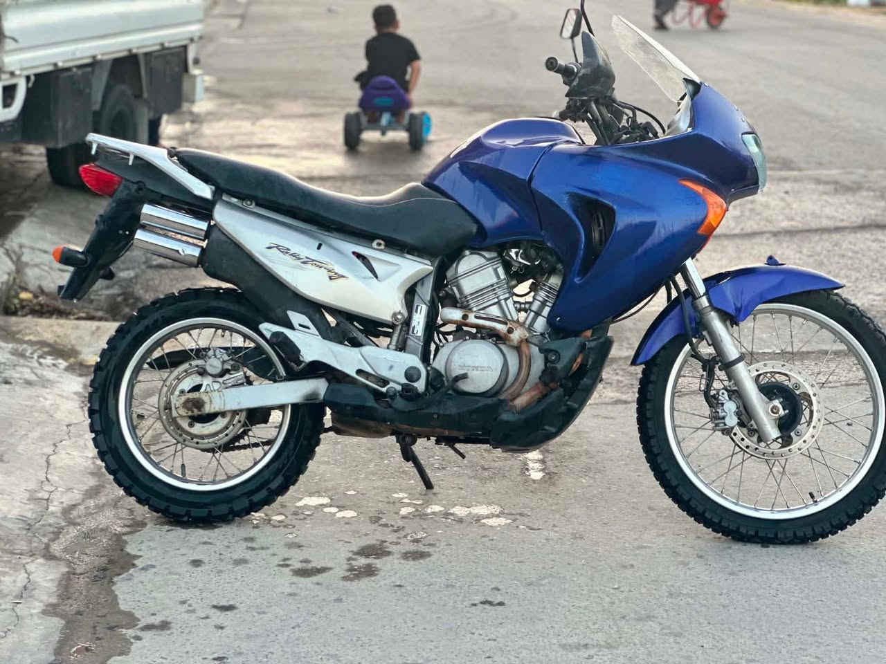 بو فروشتن honda مه كينه 650cc  كه پس
شوين پيره مه گرون 
موبايل ***********
