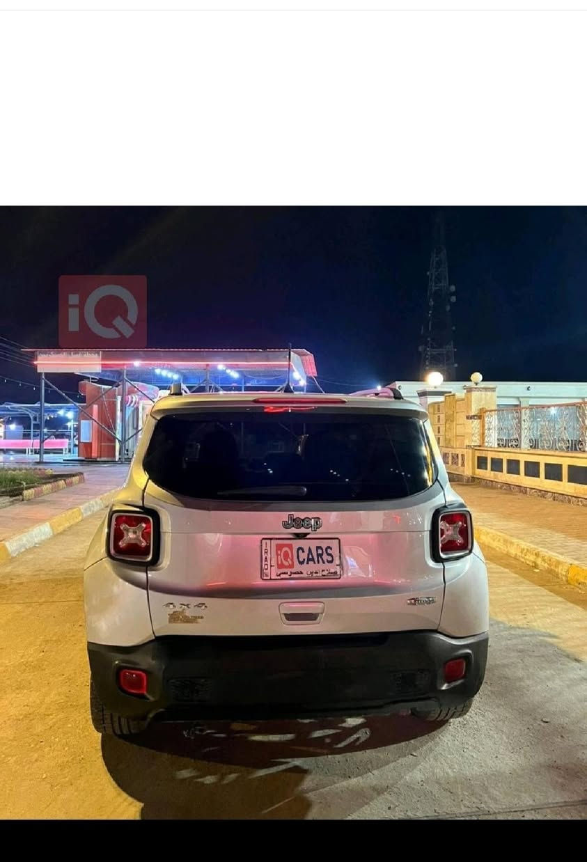 السلام عليكم
للبيع جيب رنيجيد 2020 محرك 2400 ماشيه 36 الف ميل 
الضرر جنطة والجملغات الورا بدون ايرباك بدون دواخل بدون شاصي 
السعر 110$ وبيها مجال سيارة حيل نظيفة للتواصل والاستفسار اكثر على هذا الرقم***********
