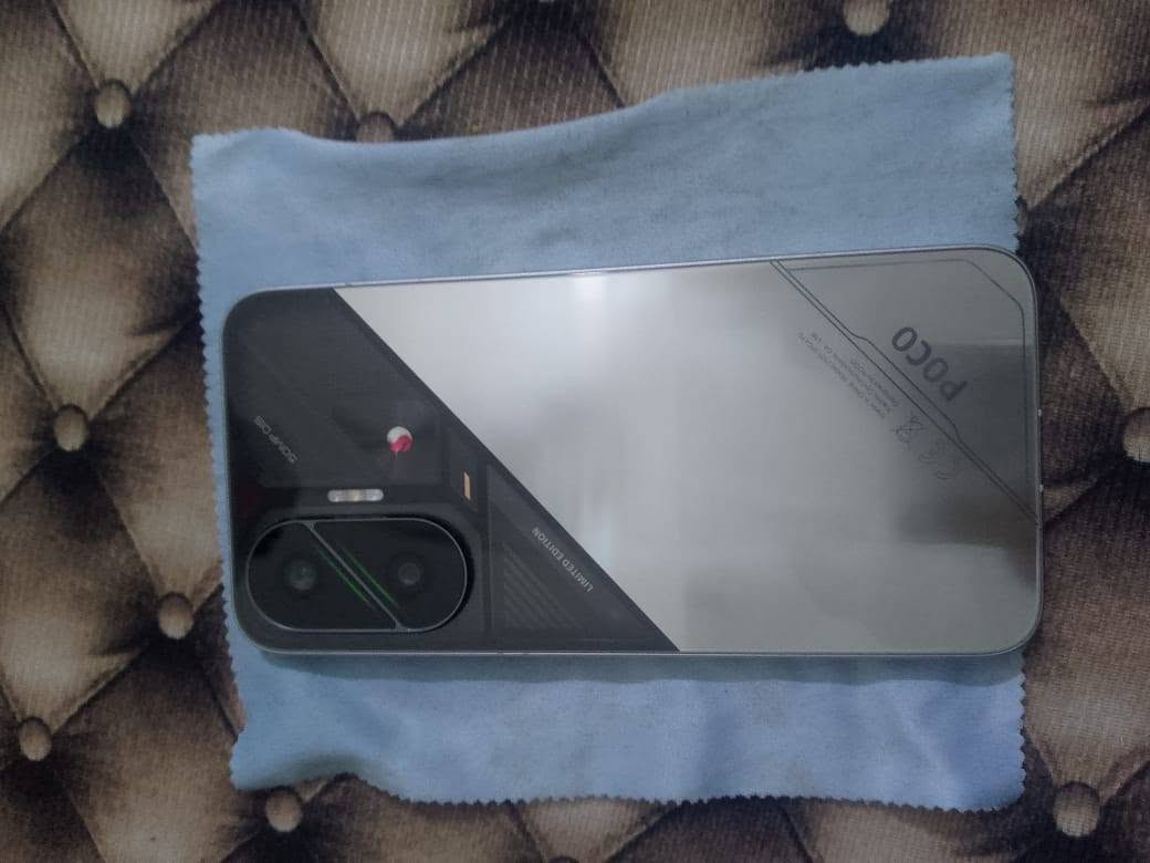 📱 للبيع Poco F7

🔥 المواصفات:
• المعالج: Snapdragon 8s Gen 4
• الشاشة: AMOLED بدقة 1.5K
• التحديث: 120Hz
• الرام: 12GB
• التخزين: 256GB
• البطارية: 6500mAh
• الشحن السريع: 90W
• نسبة البطارية: 95% 🔋
• النظافة: مثل ما تشوفون بالصور ✨

💰 السعر: 450 ألف قابل للتفاوض
📍 الناصرية – قرب مستشفى بنت الهدى
📞 ***********
