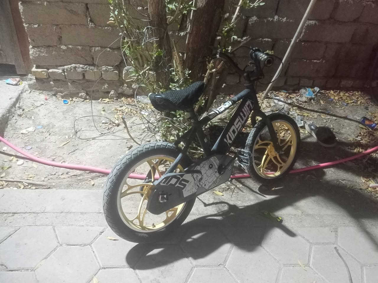 بايسكل جديد حجم 16 للبيع  30 الف..
***********
