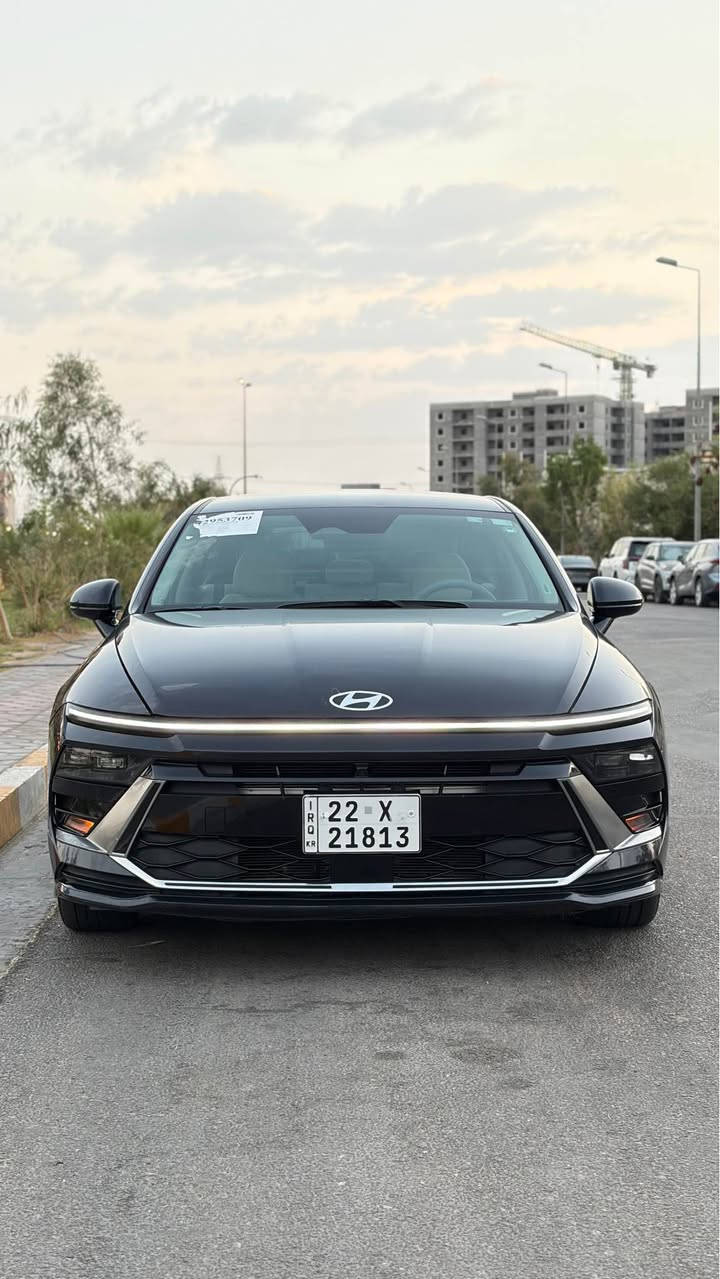 🚘 للبيع | هيونداي_سوناتا موديل 2025 🇺🇸

* وارد أمريكي.
* الممشى: 28mi.
* محرك 2.5 لتر.
* جير أوتوماتيك 8 سرعات.
* شاشة مزدوجة 12.3 بوصة.
* عدادات رقمية.
* مقاعد مخمل اوف وايت .
* تدفئة للمقاعد الأمامية.
* تشغيل بالبصمة.
* Apple CarPlay وAndroid Auto.
* مكيف أوتوماتيك ثنائي المناطق.
* كاميرا خلفية.
* مثبت سرعة.
* المحافظة على المسار.
* مراقبة النقطة العمياء.
* جنوط ألمنيوم.

ملاحظة: السيارة بدون صبغ فقط بارد 
رقم اربيل باسم شركة نور البصرة 
تريد تحويل تريد وكالة 

💰 السعر: (197)
📞 للاستفسار: ***********
مكانهه بصرة مدينة الامل 🏢 البصرة, العراق

نص مكتوب في الصور:
- أنت 2:18، 2026/1/26 م