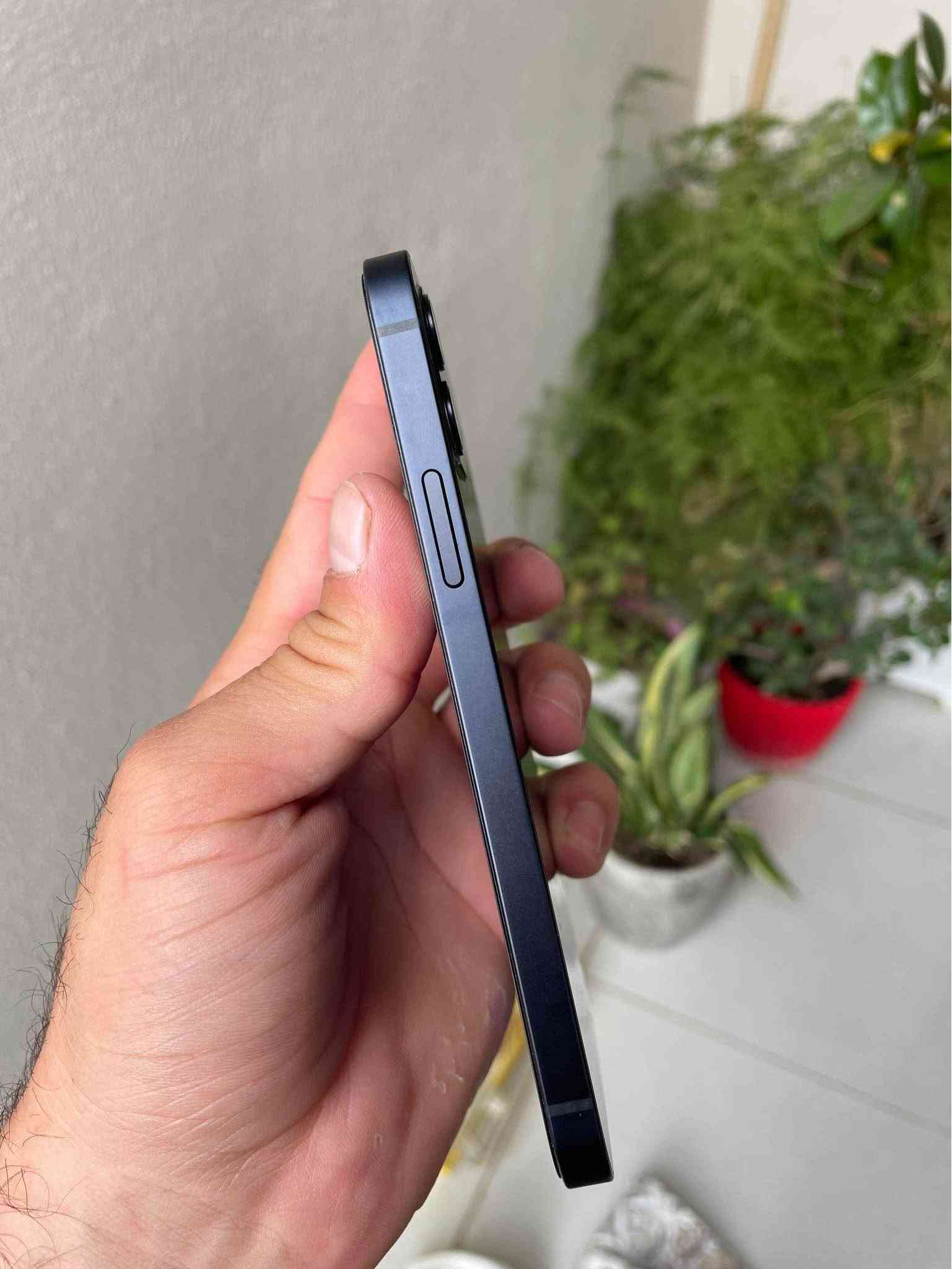 İphone 12 64gb 1sim battary 91 nakrawa ba zaman be ayb bashart %97 xawena ba zaman 370 Hazar maqamal أربيل, العراق

نص مكتوب في الصور:
- 03:46 48 Pil Sağlığı ve Şarj Etme Telefon pilleri, şarj edilebilir bütün piller gibi eskidikçe performansı azalan tüketim mallarıdır. Daha fazlası... Maksimum Kapasite %91 Bu, yeni pile kıyasla mevcut pil kapasitesinin ölçüsüdür. Düşük kapasite, şarjdan sonra kullanım süresinin azalmasına neden olabilir. En Yüksek Performans Yeterliliği Yerleşik dinamik yazılım ve donanım sistemleri, iPhone'unuzun pilinin kimyasal olarak yaşlanması gibi görülebilecek performans etkilerini engellemeye yardımcı olabilir. İyileştirilmiş Pil Şarjı iPhone, pilin eskime hızını yavaşlatmak için günlük şarj etme rutininizi öğrenir, böylece telefonunuzu kullanmaya ihtiyacınız olana kadar %80 oranını geçince şarj etmeyi durdurmak için bekleyebilir. Temiz Enerji ile Şarj iPhone, bölgenizde daha düşük karbon emisyonlu elektrik kullanılabildiğinde şarj etmeyi seçerek karbon ayak izinizi azaltmaya çalışır. iPhone, onu kullanmaya ihtiyacınız olmadan önce tam dolması için günlük şarj etme rutininizi öğrenir. Daha fazla bilgi...