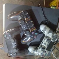 بلي 4سلم ويا 3جوستك وقرص (GTA5/CALL of DUTY/FIFA 26) 07822665894