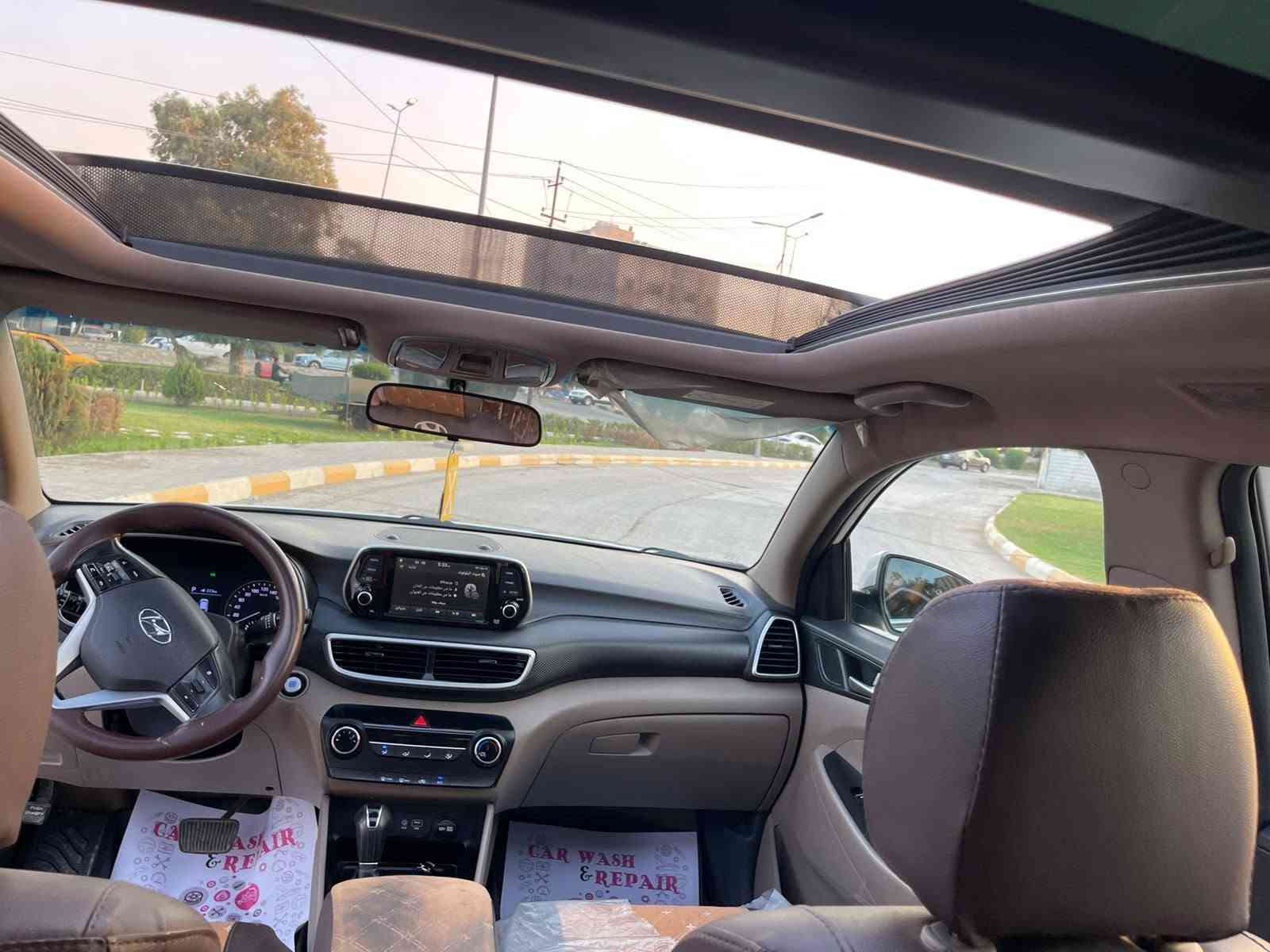 السلام عليكم

توسان 2020 خليجي  / بانوراما) 🚗

​المواصفات:

​الموديل: 2020 (وارد خليجي)

​المسافة المقطوعة: 100 ألف كم

​المحرك: بحالة ممتازة جداً

​الكير: بحالة ممتازة جداً

​ (الكشر): نظيف جداً

​🌟 أبرز المواصفات والتجهيزات:

​سقف بانوراما
بصمه 👍 

​مرايا شفط 

​تحكم كامل بالستيرن
كشنات جهتين كهرباء 

​كاميرا خلفية + حساسات خلفية

​وباقي المواصفات المعروفة لهذه الفئة

​الضرر:  باب السايق ولباب وره السايق صبغ 

​💰 السعر المطلوب: 165 ورقة
مكاني بغداد الدوره 

*********** بغداد, العراق
