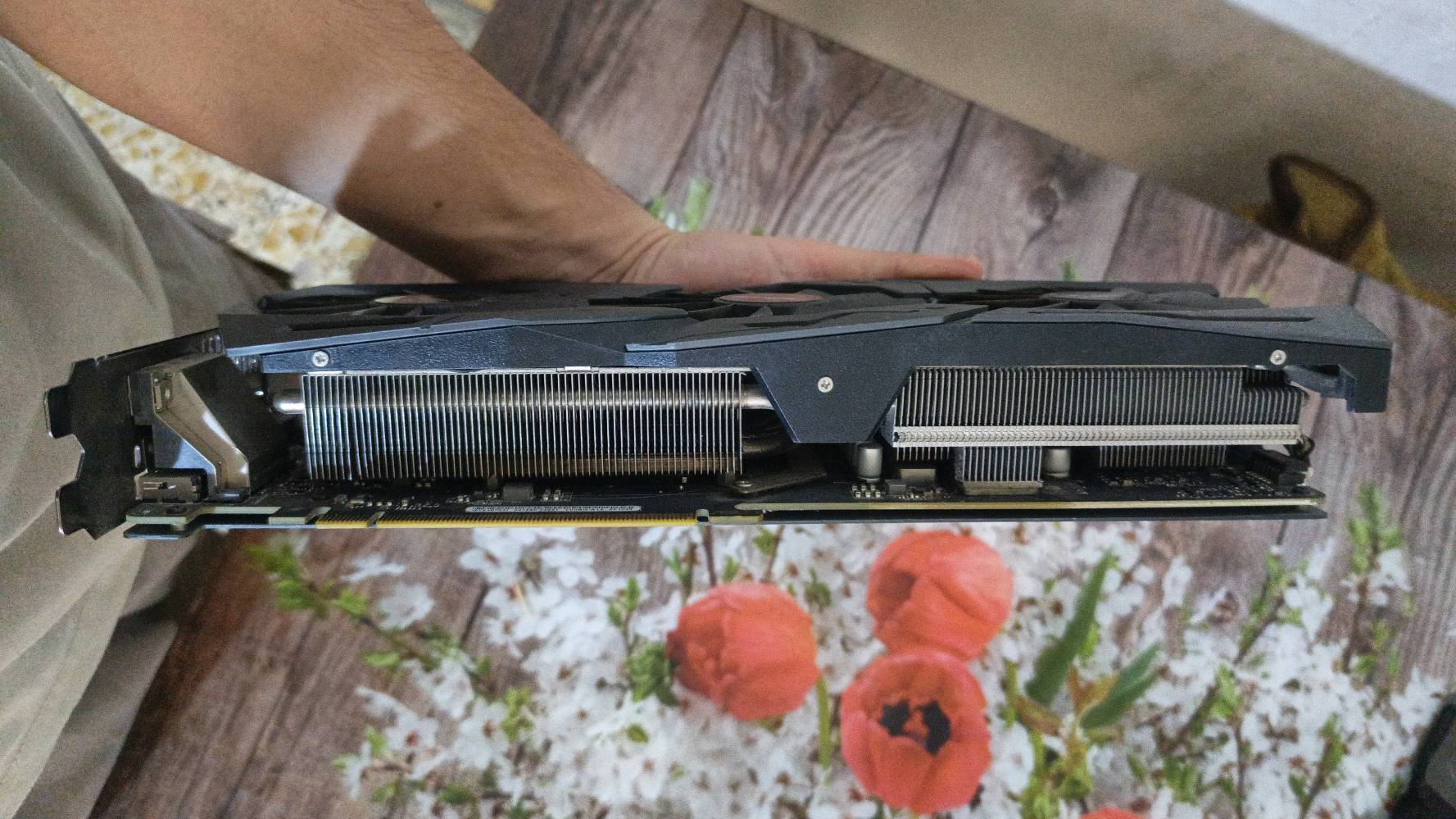 كرت شاشه لبيع 
‎كرت الشاشة (GPU): 
ASUS ROG Strix GTX 1070 Ti 8GB افضل نسخة و جدا نظيف 
السعر 190 الف‎