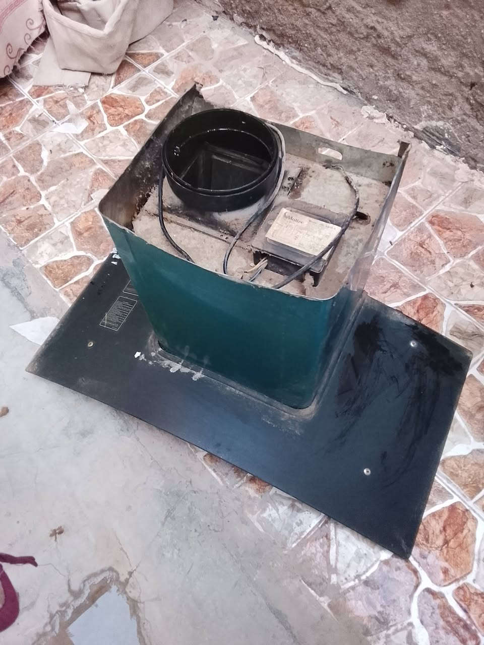 شافطه ماليزي حجم كبير شغاله عوزها خرطوم وتنظيف بيها نتله خفيفه من الدكم بثلاثين ألف ***********
