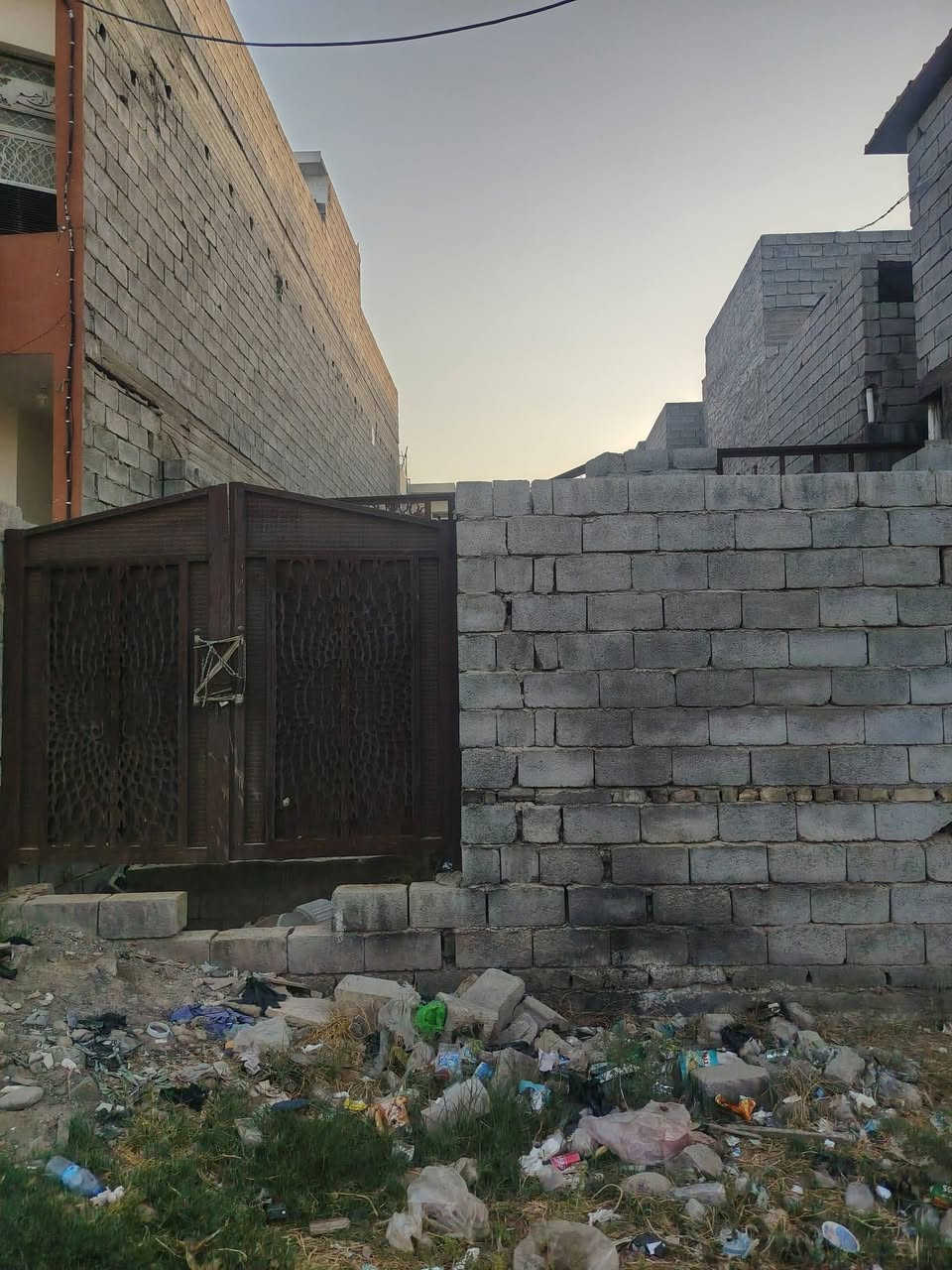 هيكل للبيع ملك صرف مساحه 150 متر واجهه 7 ونص نزال 20 منطقه كامله الارهاب تحرير مي كهرباء مجاري انترنيت محلات مدرسه صيني مقابيل منطقه السعر ب85 مليون بيه مجال للشراي استفسار خاص اتصال عل رقم ***********
