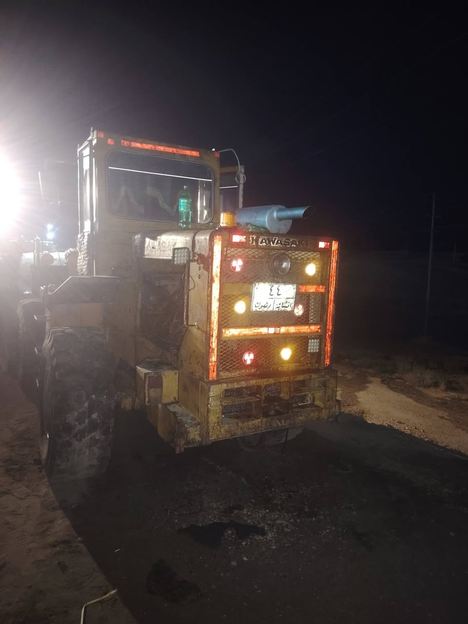 شفل 70 B موديل 83 رقم دهوك مكفول كفاله عامه
صبغ بلادي. كير محرك تركم اكسلات.كيله سنون.جاهز للشغل. كلو مكفول. 
رفع دفع خير من الله. تخم تاير. لاتصال. ***********
