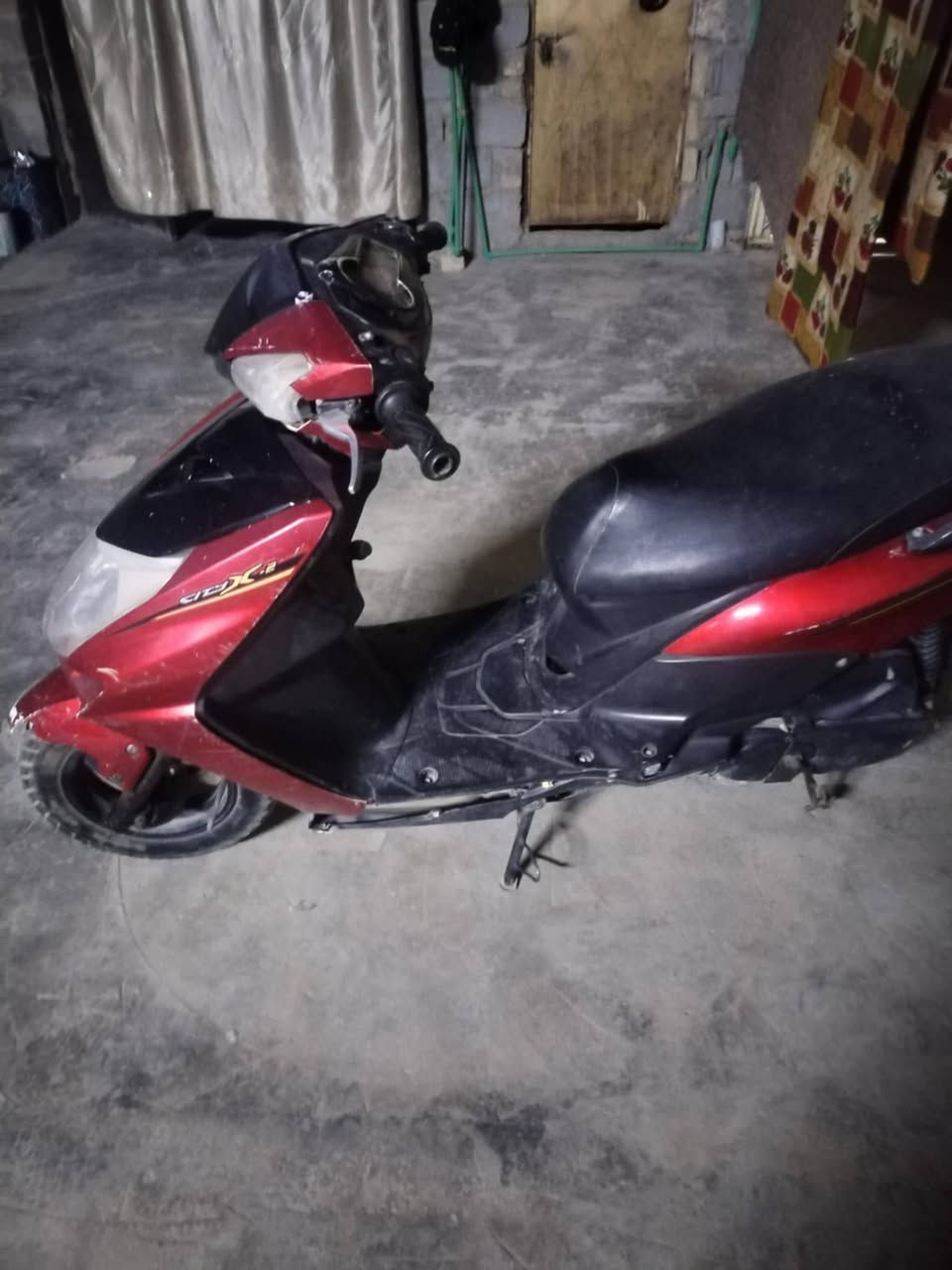 سلام عليكم سكنس ياباني فحل مجفته مره وحده بيه نقوصات بصيطه السعر250 أو بيه مجال غير متواجد خاص للأستفسار الأتصال ***********
