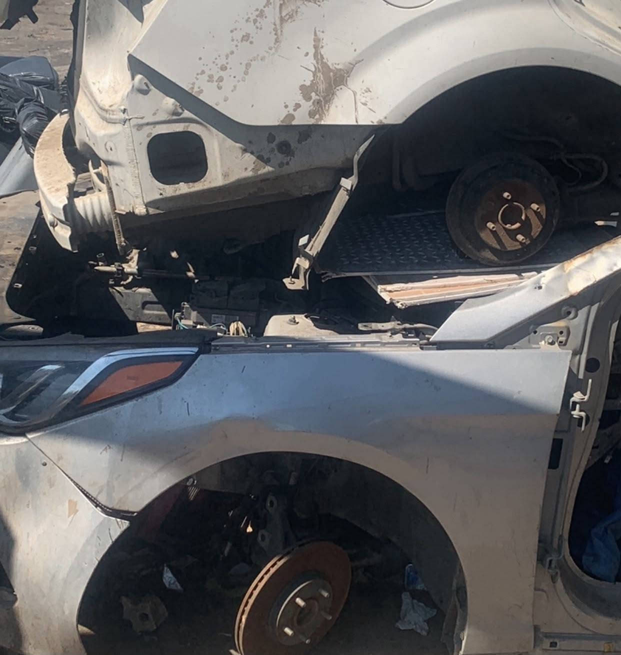 السلام عليكم
قطع غيار{كيا¥هونداي}🚗 🇰🇷
سوناتا. اكسنت . النترا.
 سنتافي. توسان.اوبتماK5
موهافي . ريو . سيراتو . فورتي .سبورتج.كونه  
و جميع انواع الموديلات 
1. بوب🚙🚗
2.جاملغ امامي🚕
3. ظهر خلفي انواع السيارات
4.شباك ماسحه
5. بك لايت🚌🚖 
6.لايت امامي
7.دعاميه 🚘
8. بدنه اماميه 
9.درع محرك + بطانين امامي+ بطاين خلفي + واقيه طين 
10.ماستكه امامي + خلفي
11. راديتر كامله اصلي شركه
12. حداديه صدر جميع انواع سيارات
13. تحتاج سمكره صبغ تطبيك بوب جاملغات تصليح دعاميات كلشي متوفر 
متواجد كل ايام الاسبوع ماعده يوم الجمعه
من ساعه 8 صباحآ الى 5 مساءآ
واتساب *********** بغداد/ الشيخ عمر شارع الثالث
يوجد توصيل داخل بغداد والمحافظات

