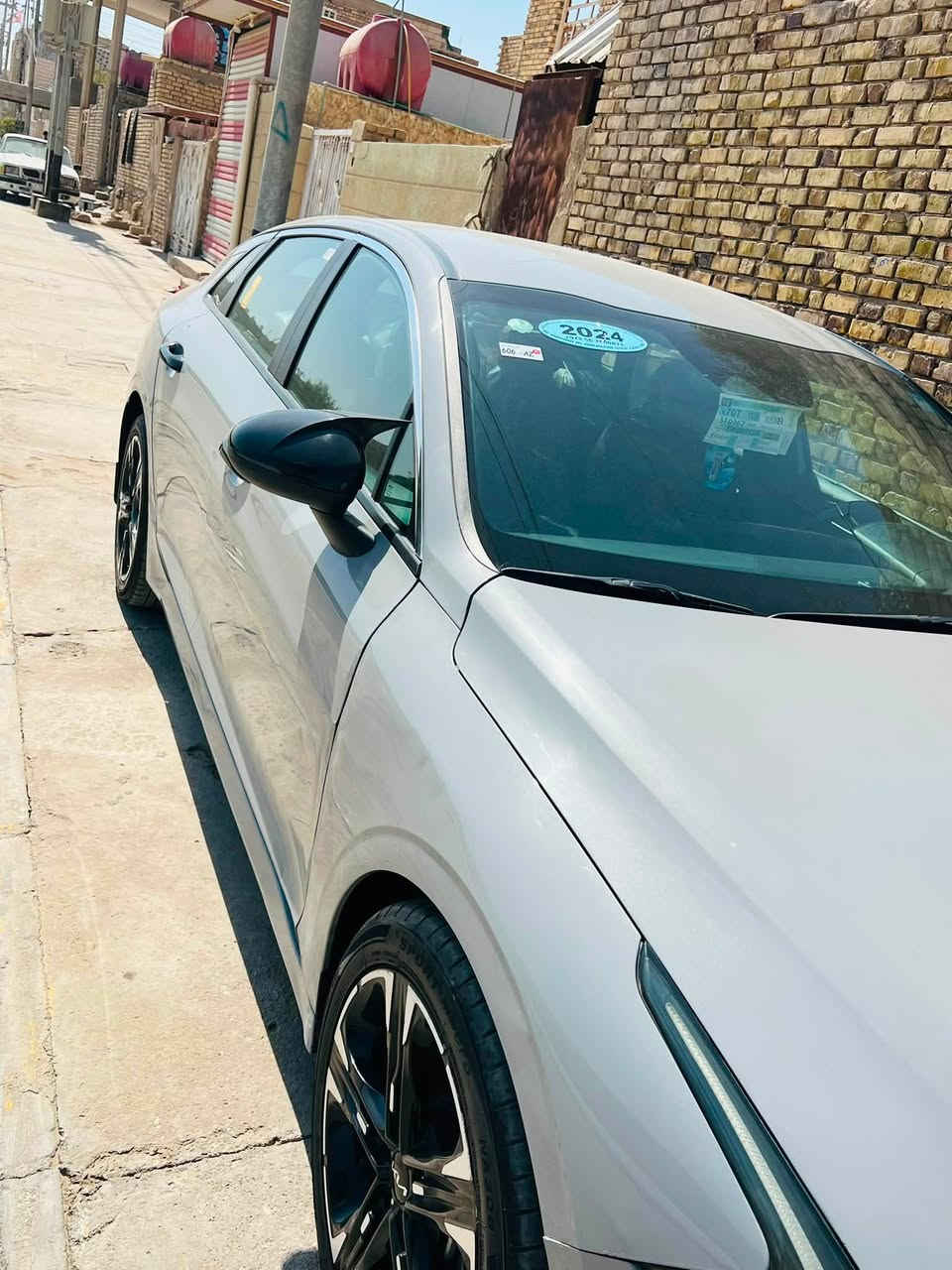 السلام عليكم
كي فايف 2024 لون اسمنتي  
رقم بغداد حره تحويل 
وارد امريكي 
محرك 1600 تيربو   
ماشيه  19 الف   
مواصفات فول المعروفه جيتي لاين
حادث بدون تبديل ليبل واحد
بيها طرف البنيد صبغ وداير الخلفي هم 
السعر 160
مكاني الناصريه 
***********
