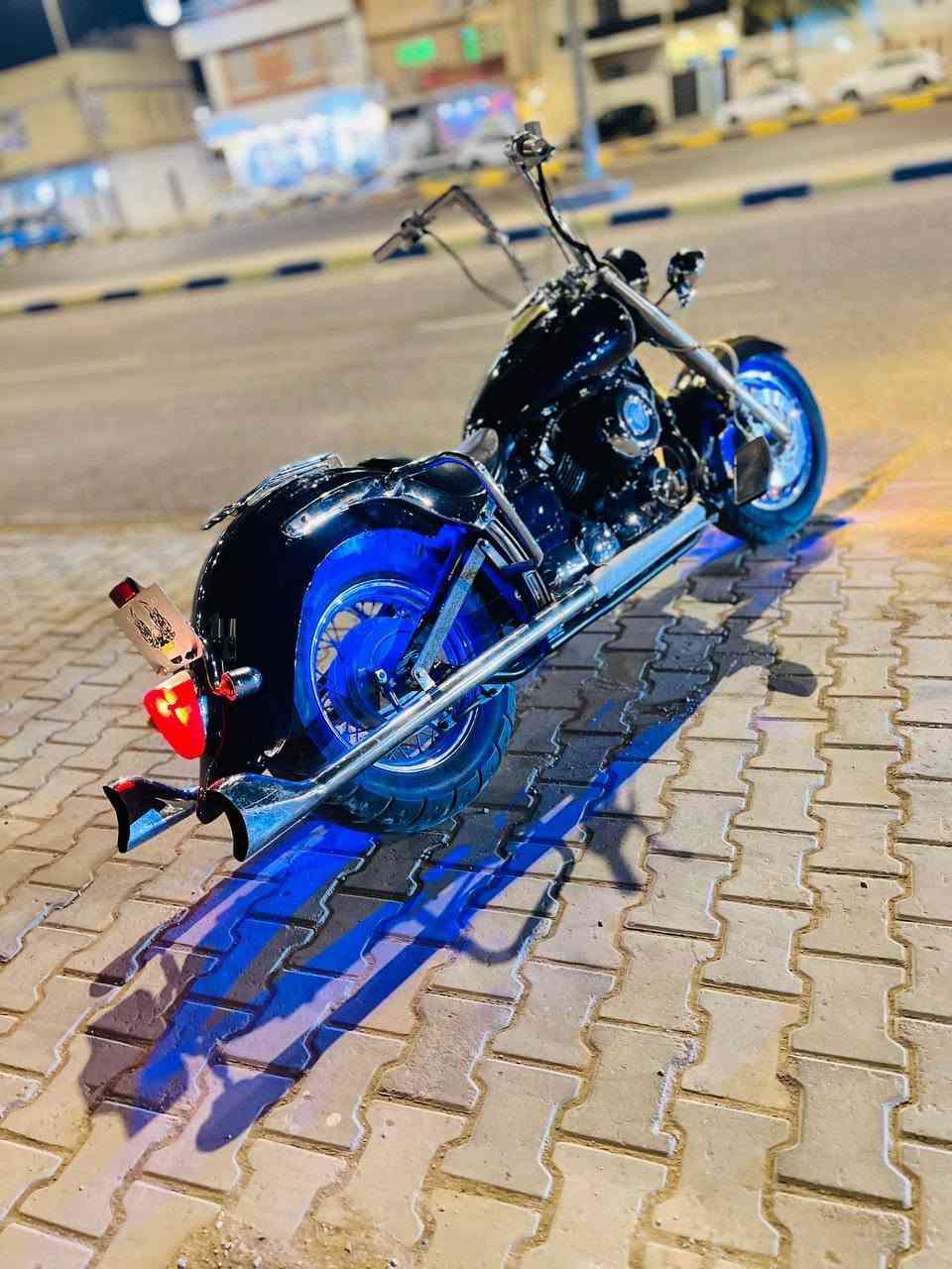 يالله السلام عليكم شباب دراك ستار 400cc
للبيع دراجه كامله ماناقصه اي شي اوراق  شوفه عينك 
1صالنصات يمنه ويسره 
2 لايت زنون عالي 
3 لون الدراجه بليل اسود بالنهار نيلي شذره تخبل
4كهربائيات كامله 
5 شي على شي دراجه ماناقصه اي شي فقط الدشلي مال السرعه 
ملاحضه اللون الازرك هذا لاصق شوكت متحب تغيره او شلعه ينشال 
السعر المطلوب 12$  مع مجال قليل ***********
