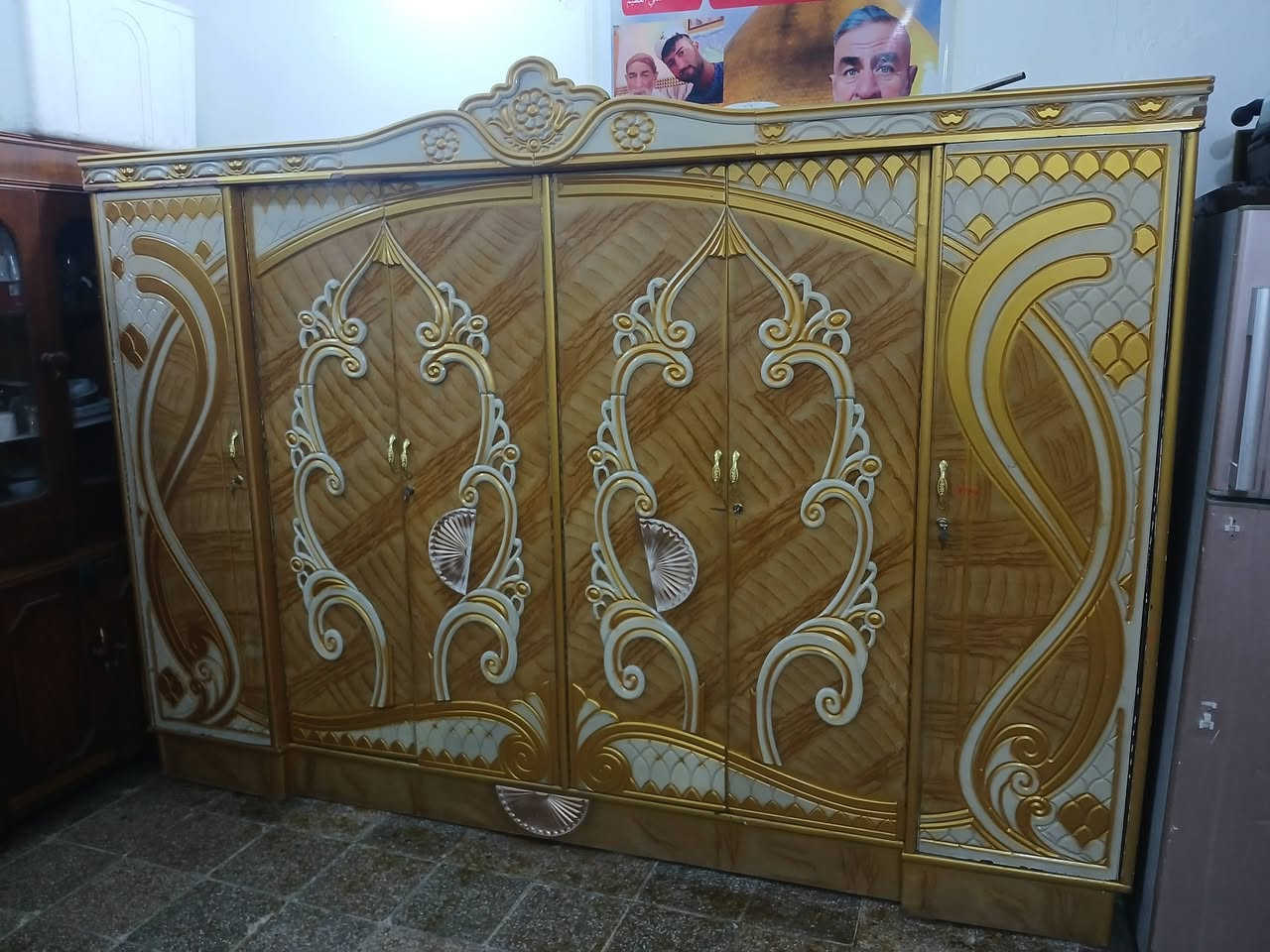 غرفه ام ٦ صاج عراقي بس تصميم تركي نظيفه متواجد علخاص اكو توصيل بفلوس رقمي ***********سعره ٤٠٠ لف

