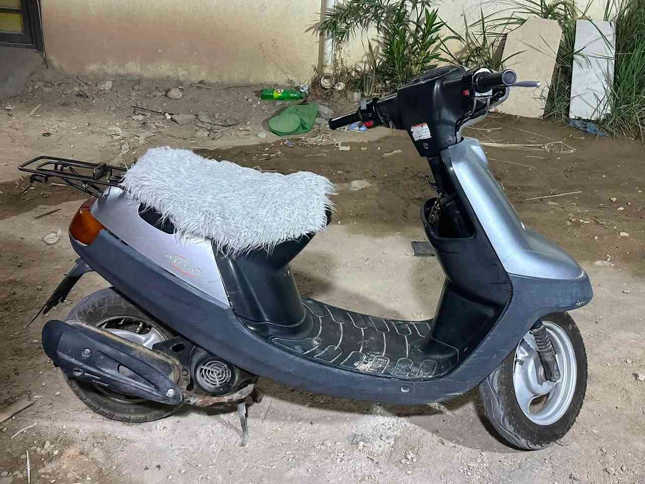 دراجه نضيفه حيل مكينه ماملعوب بيهه ابد مكفوله كهربائيات كلهه شغاله سلف نكره اشاير هورن لايتات كامله بس صلنصه تجاري كلشي بل دراجه بلادي شلعه ومعدل تجي وتشوف بعينك الشراي هاذ رقمي 
***********
