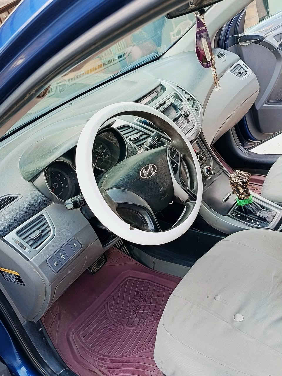 السلام عليكم ورحمه الله النترى15  أمريكي بيه حزام صبغ مكينه 2000دوش ب90وبيه مجال رقم نجف سنويه وهزه جديده ماعيزه كلشي سياره خير من الله  واتساب او نتصال ***********
