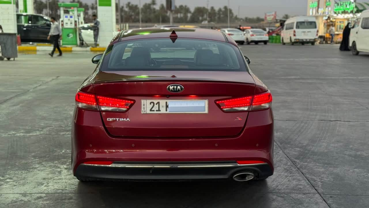 السلام عليكم 
كيا اوبتما 
مواصفات S 
موديل 2018 
ماشيه 100mi
رقم سليمانية 
باسمي سنوية وهزه جديدة
كير مامفتوح محرك 2400 مامفتوح 
صبغ فقط بنيد + بارد بلجاملغ الامامي
صور الحادث موجوده بلمنشور 
جاهزه السيارة من جميع النواحي 
سعر السيارة 13,500$ وبيها مجال
رقم الهاتف ***********
العنوان بابل - الحله
